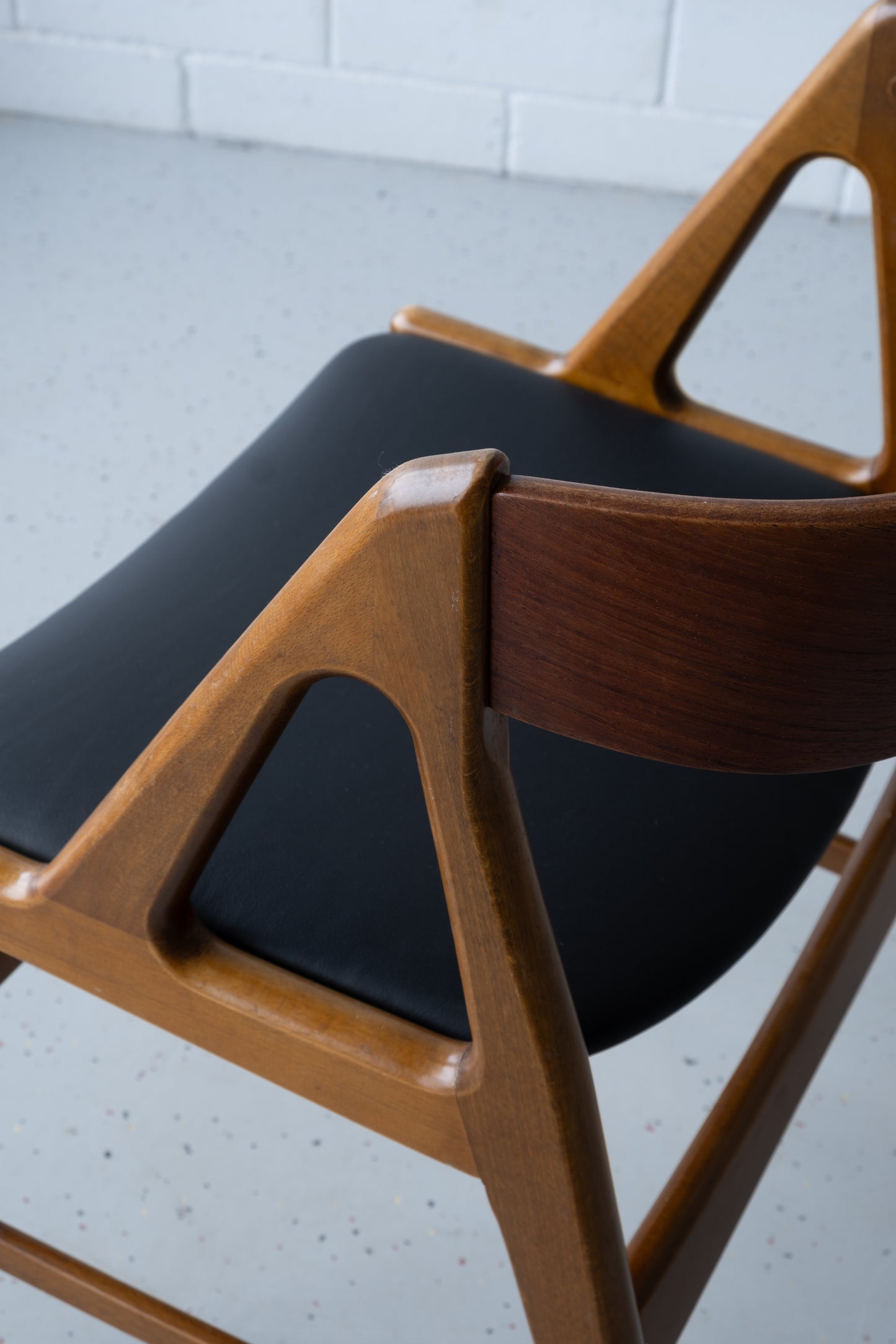 Henry Kjærnulf Chair