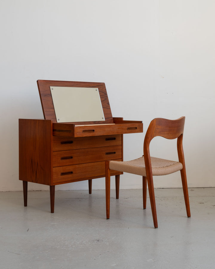 Teak dresser with mirror