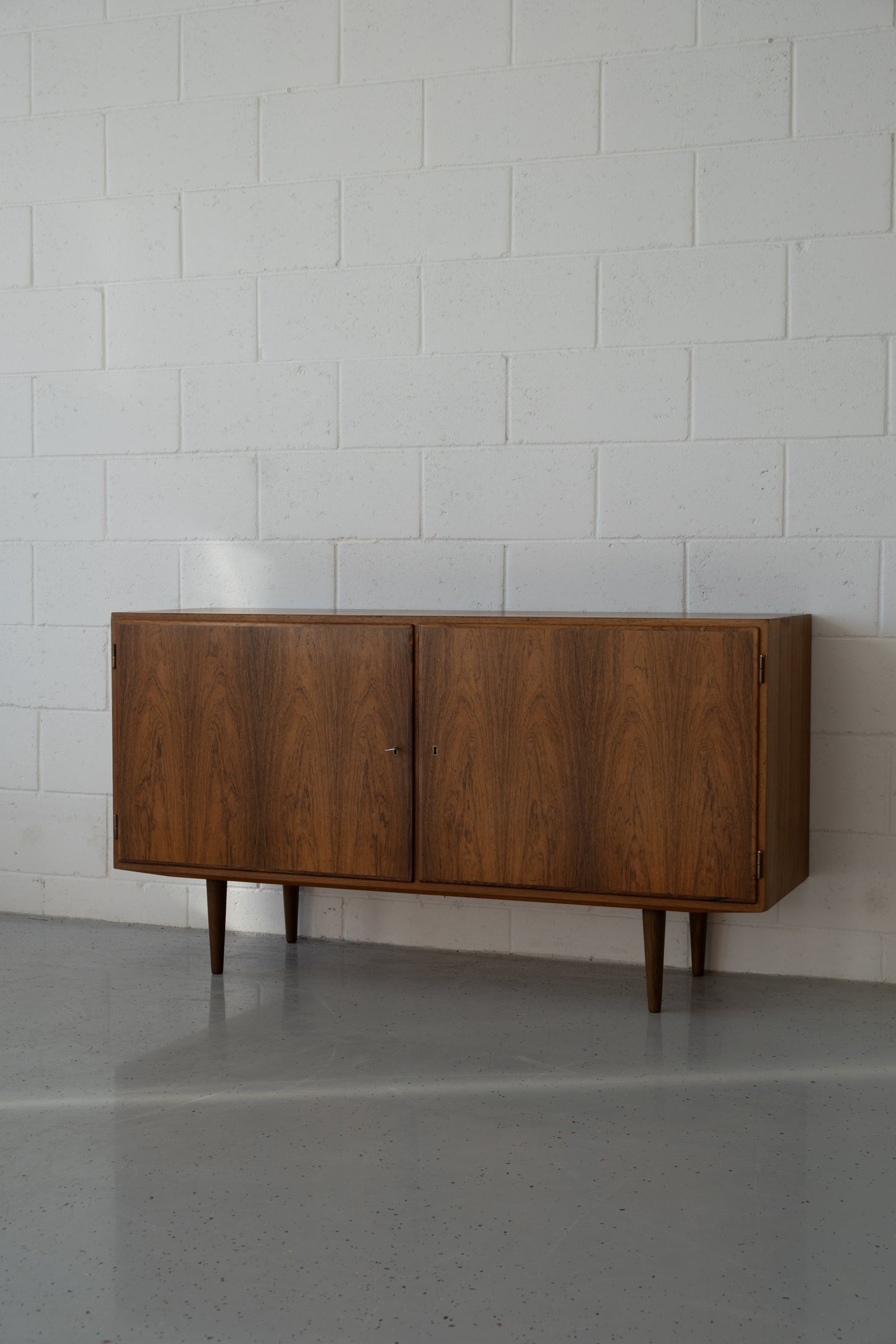 Rosewood sideboard by Poul Hundevad