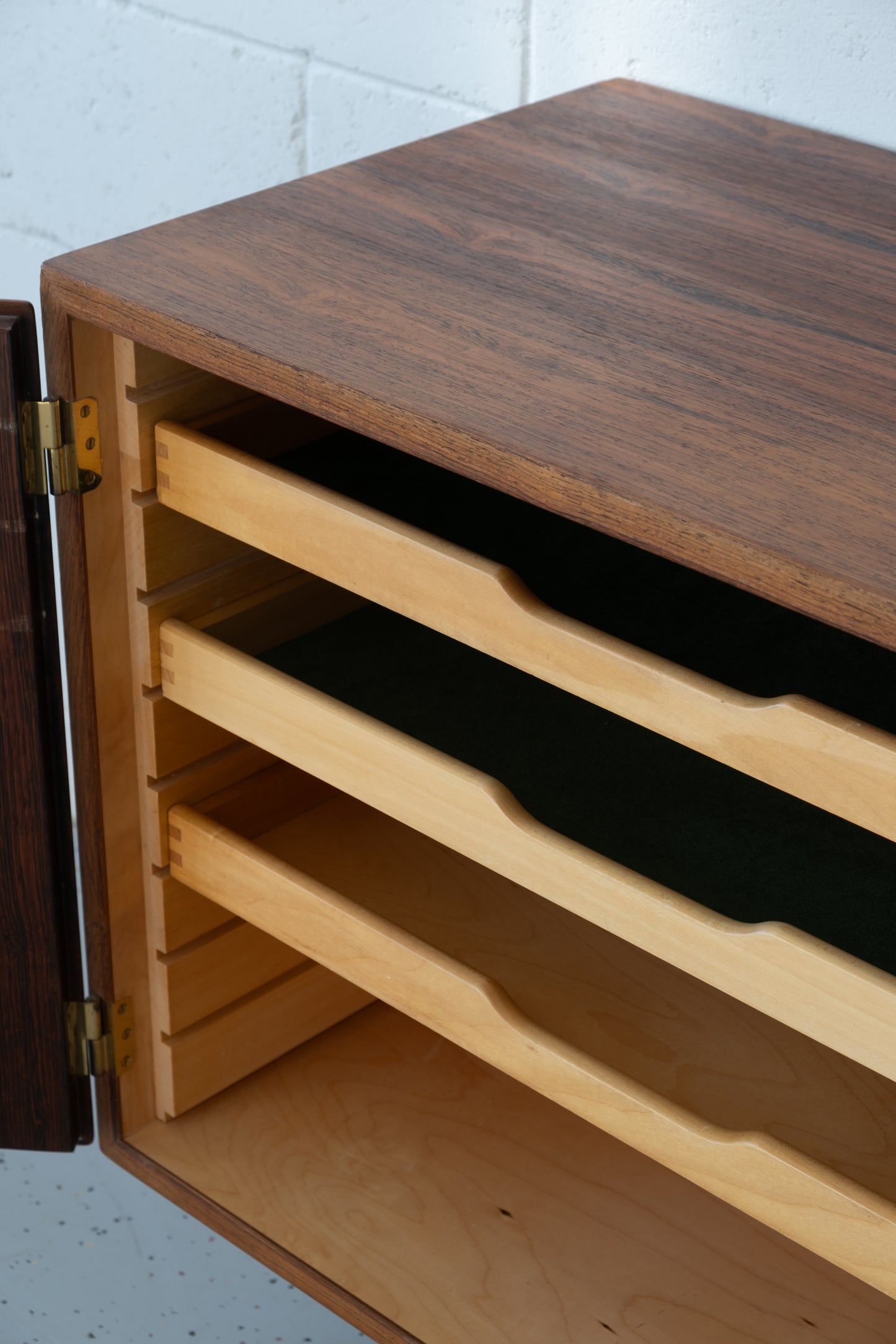 Rosewood sideboard by Poul Hundevad