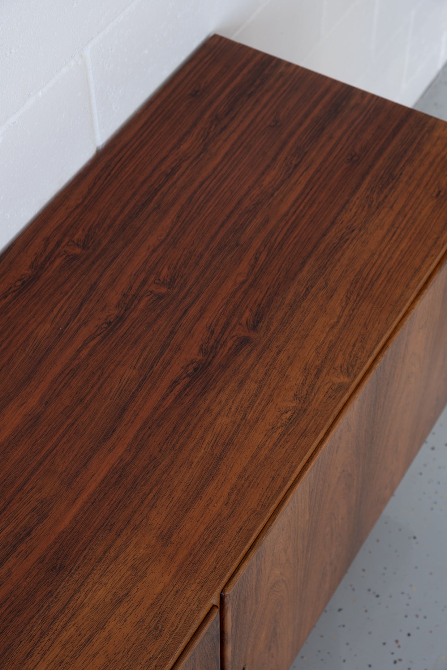 Rosewood sideboard by Poul Hundevad