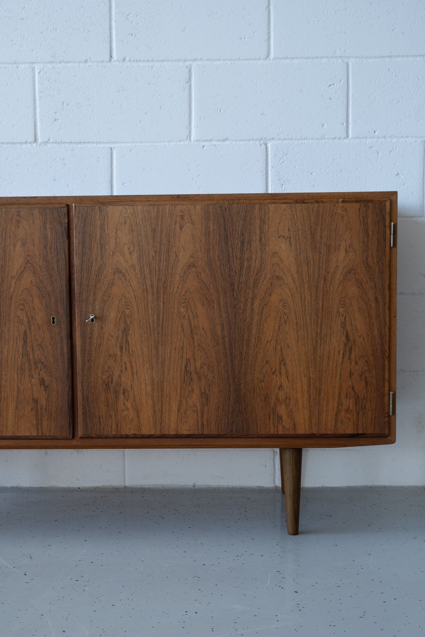 Rosewood sideboard by Poul Hundevad