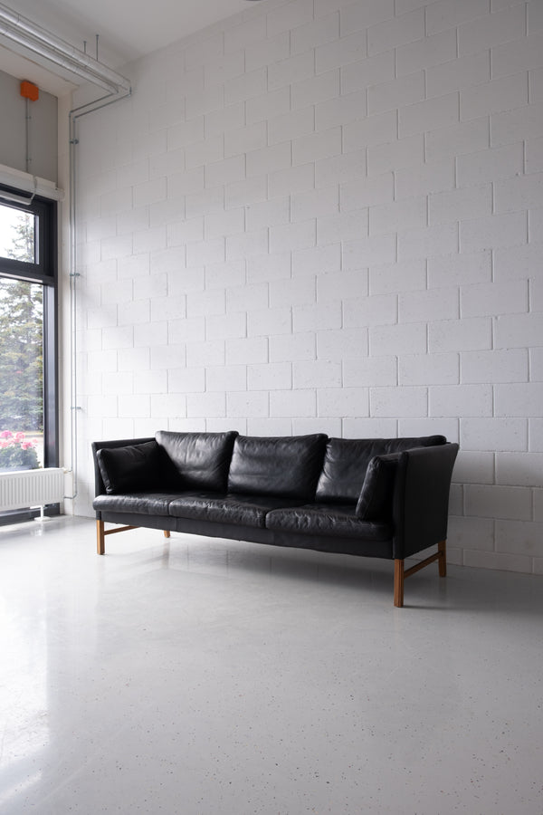 Takashi Okamura & Erik Marquardsen, Skippers Furniture