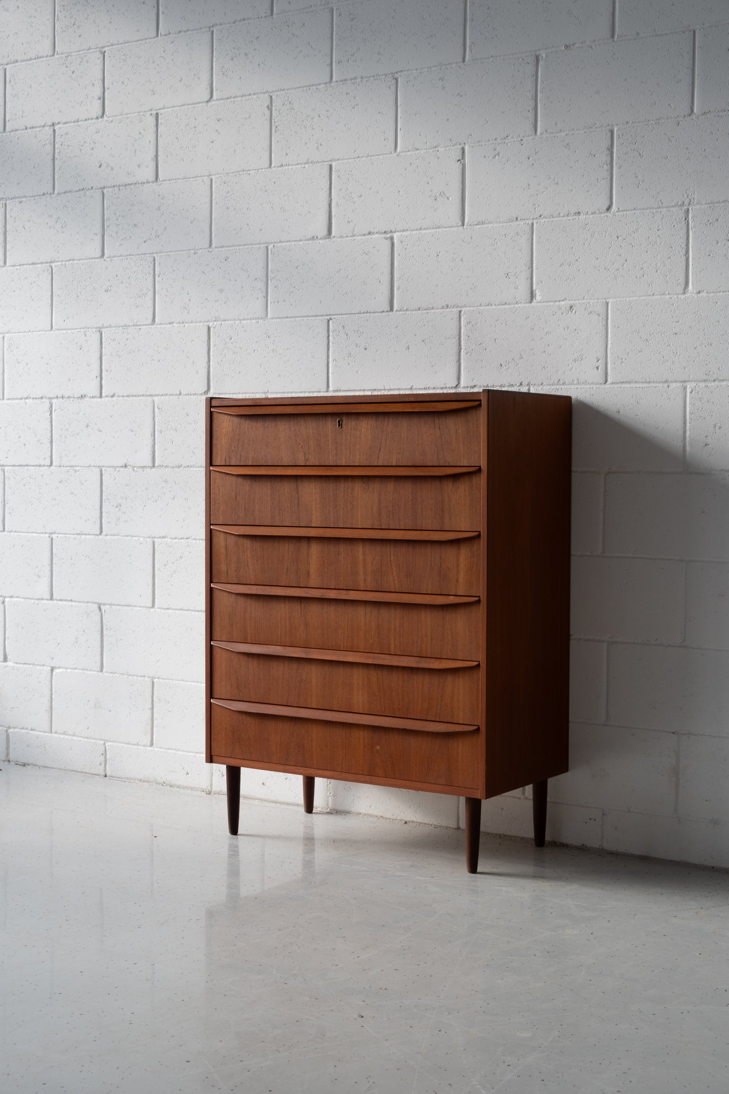 Teak chest of drawers