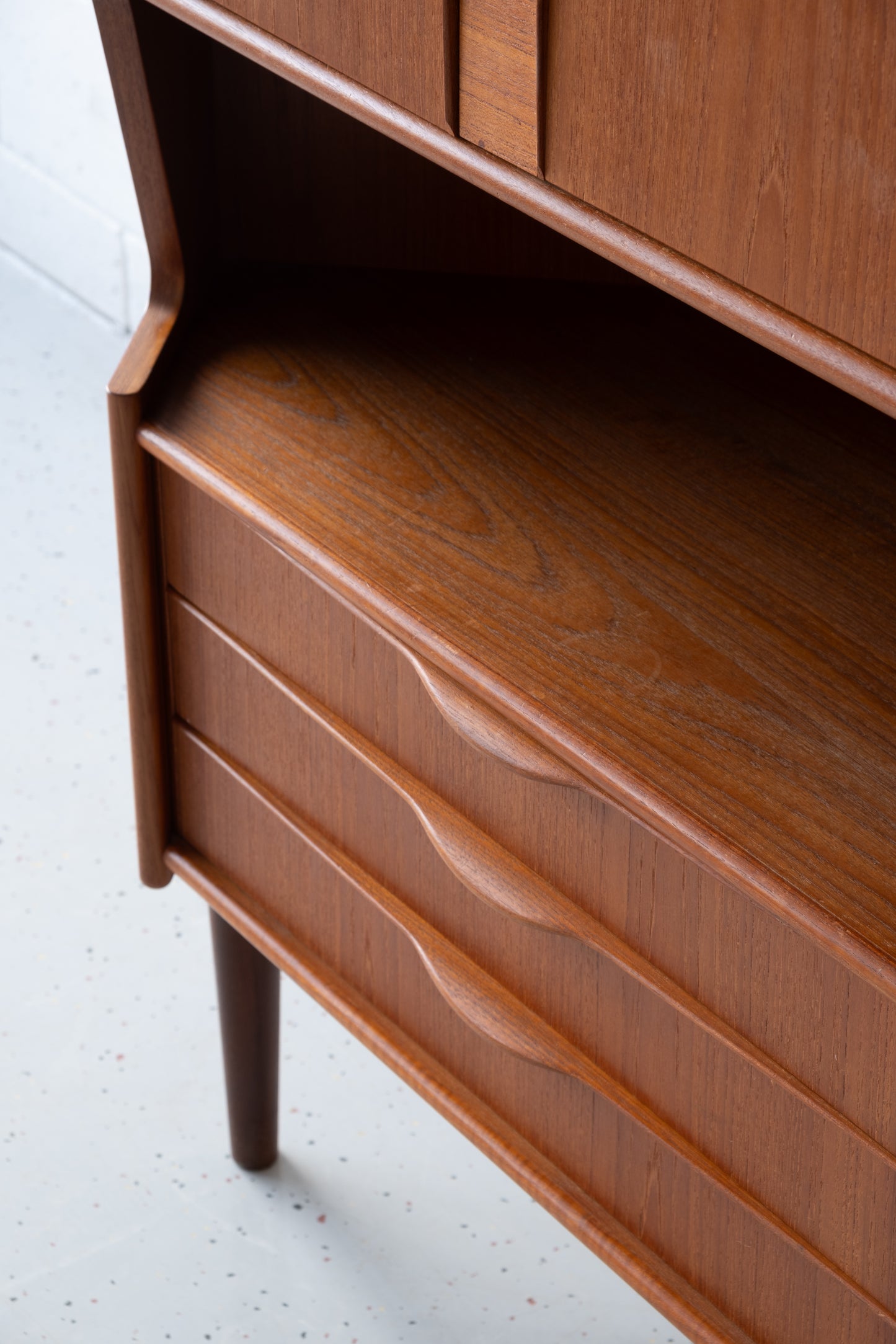Teak corner cabinet with bar