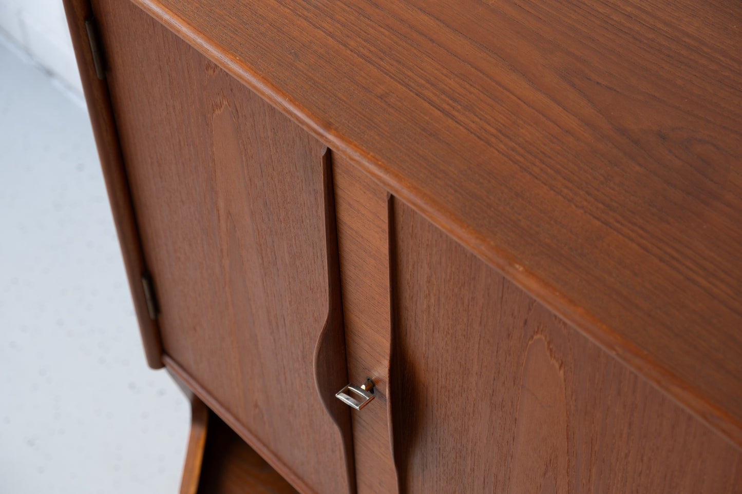 Teak corner cabinet with bar