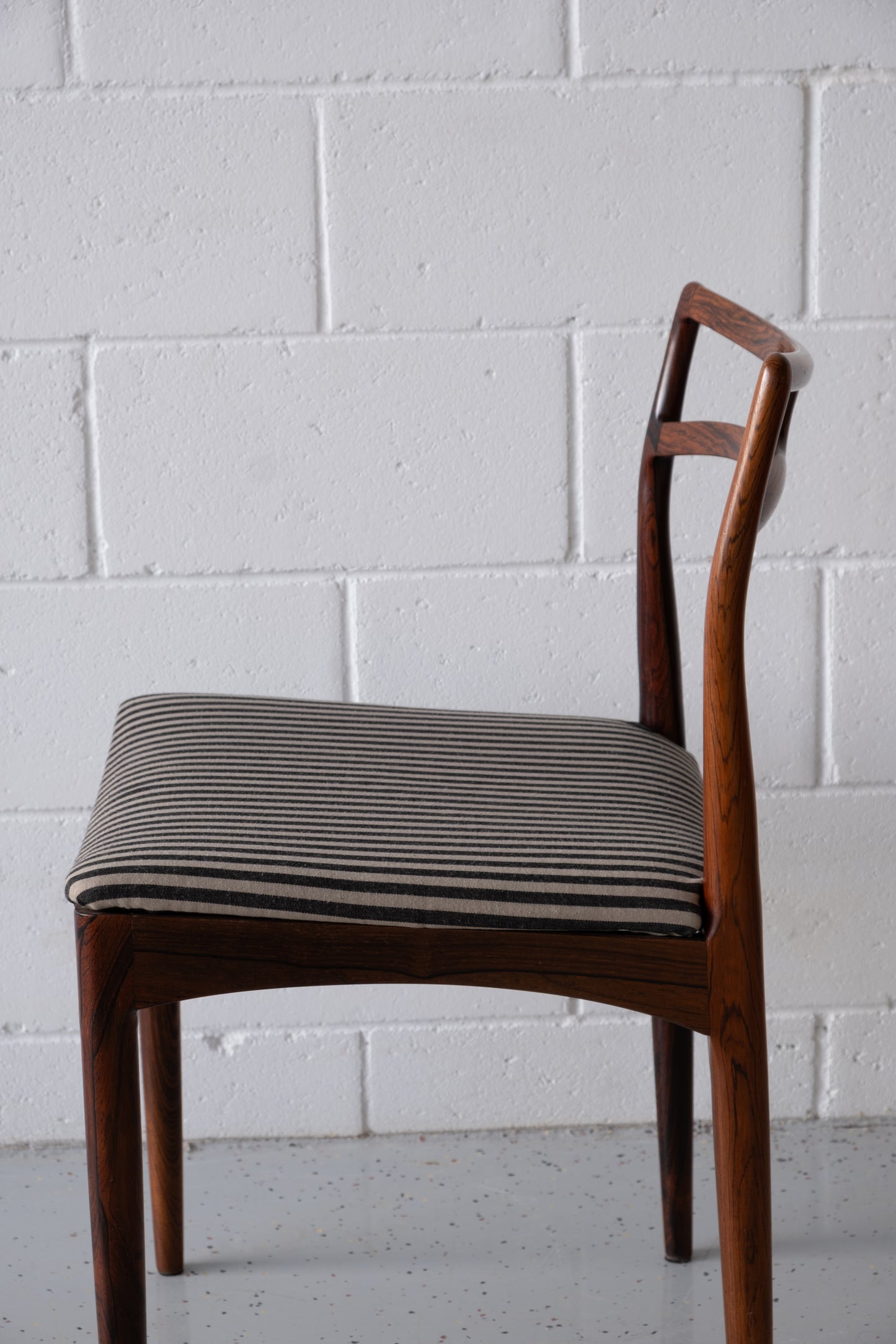 Set of 6 Rosewood Johannes Andersen Chairs
