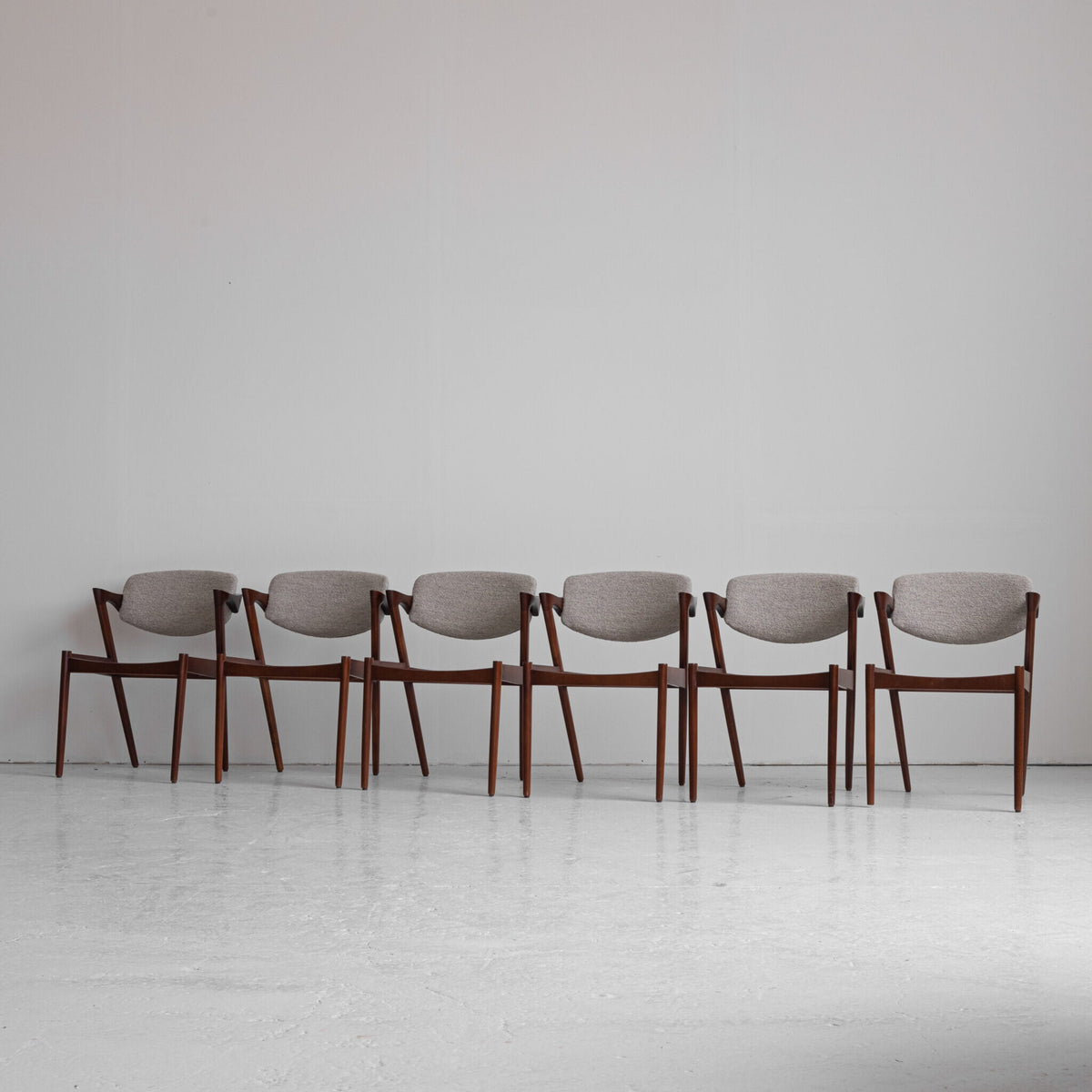 Vintage style chairs (6 pieces)