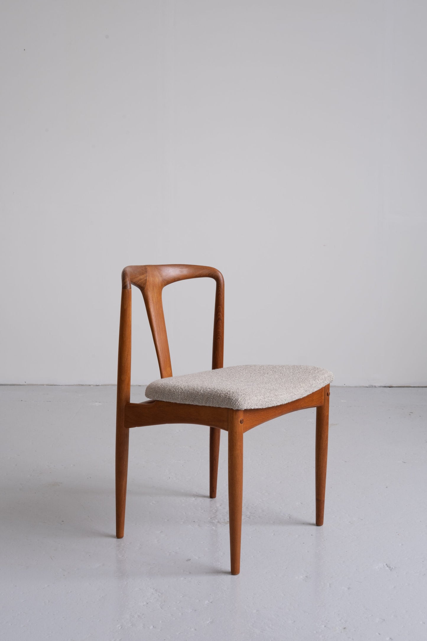 Johannes Andersen chairs [reserved]