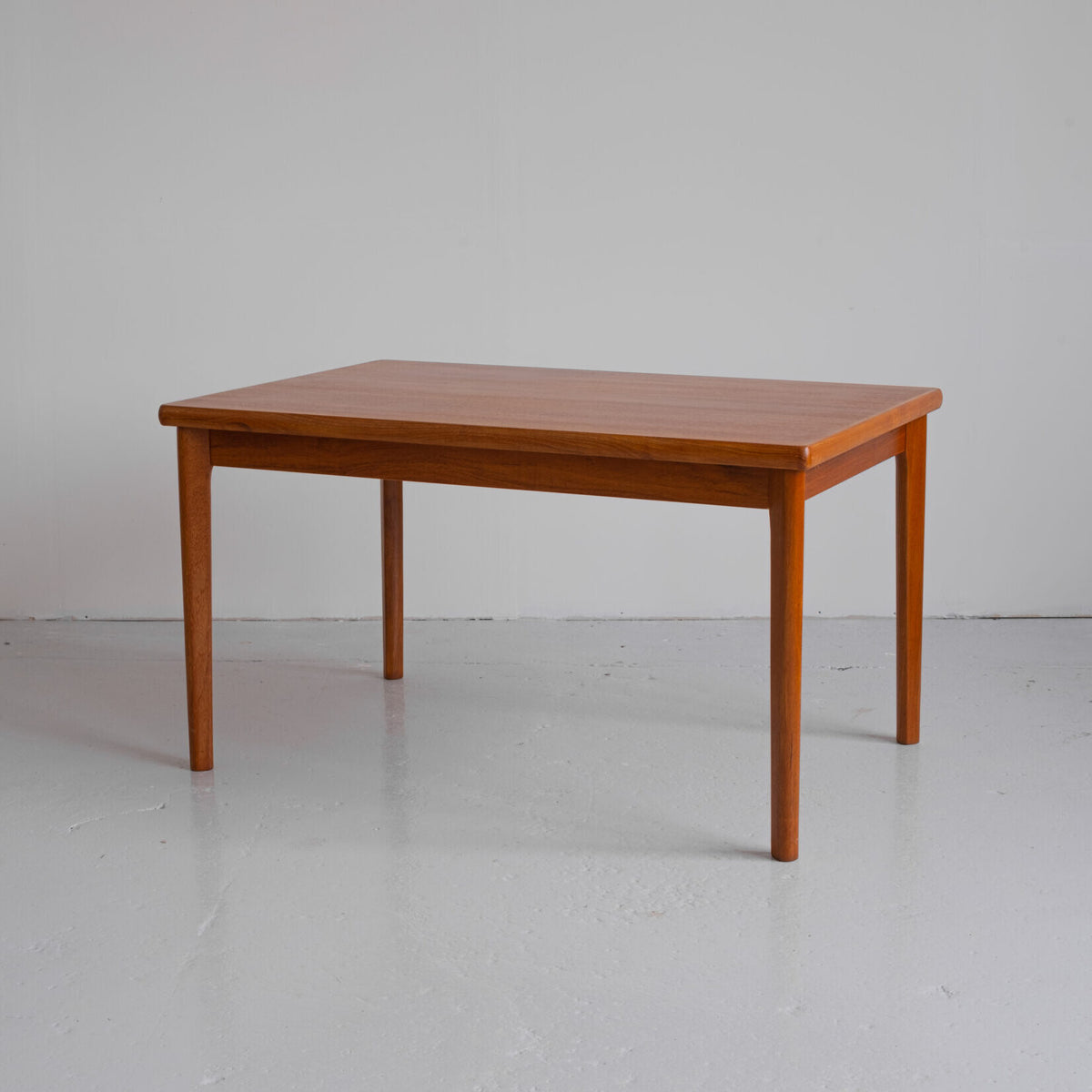 Henning Kjaernulf table