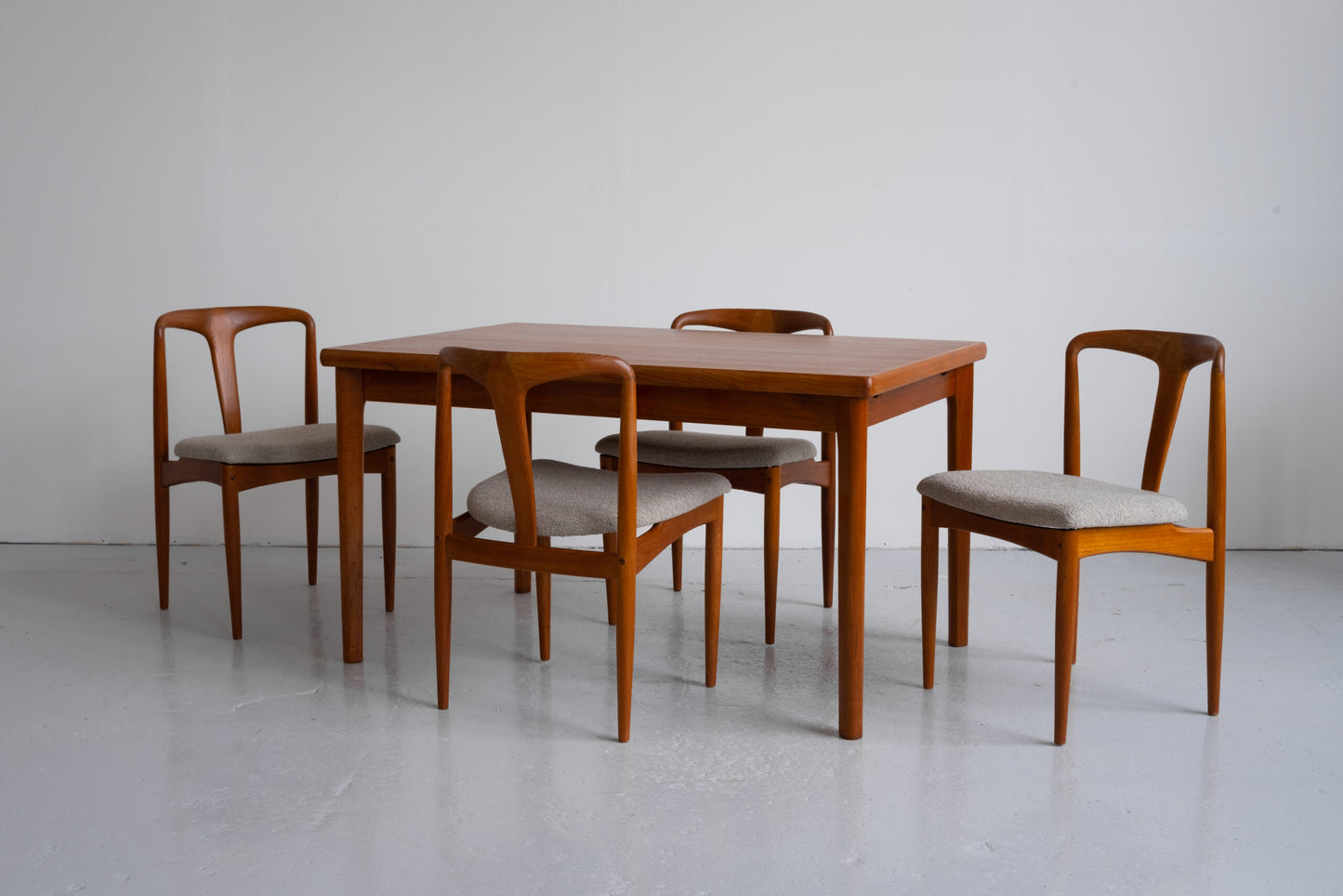 Johannes Andersen chairs [reserved]