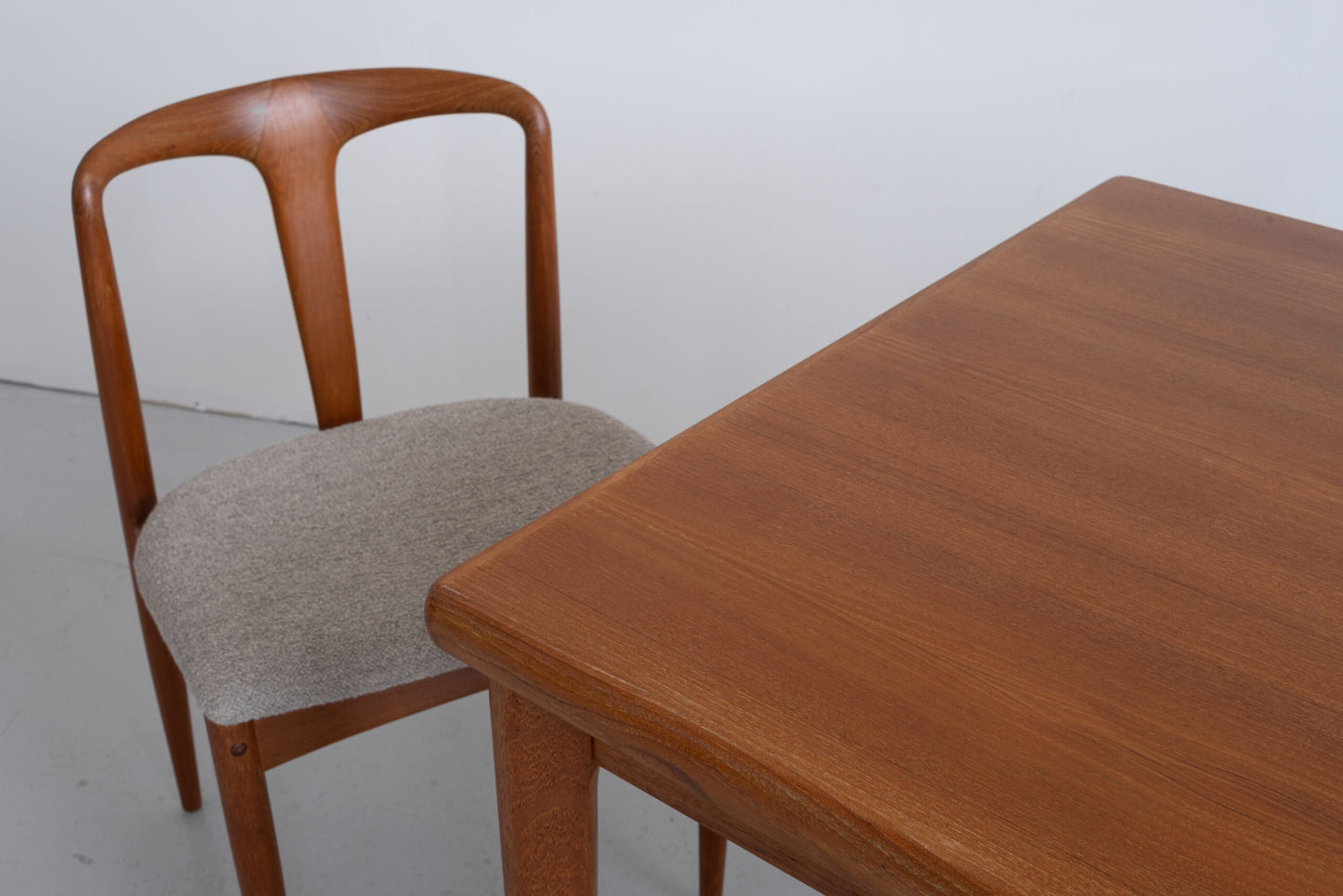 Johannes Andersen chairs [reserved]