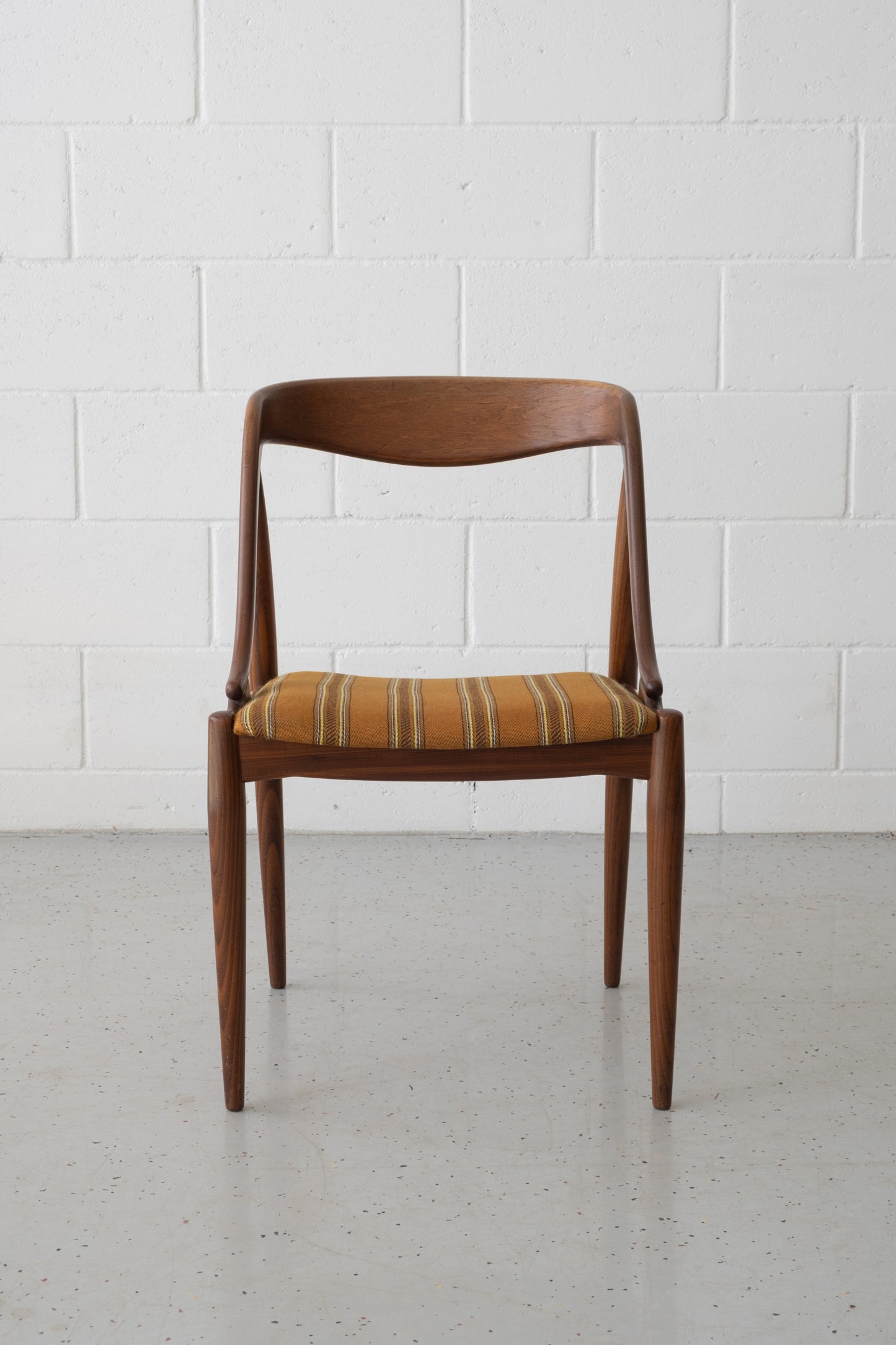 Johannes Andersen Model 16, set of 6 (re-upholstery included)
