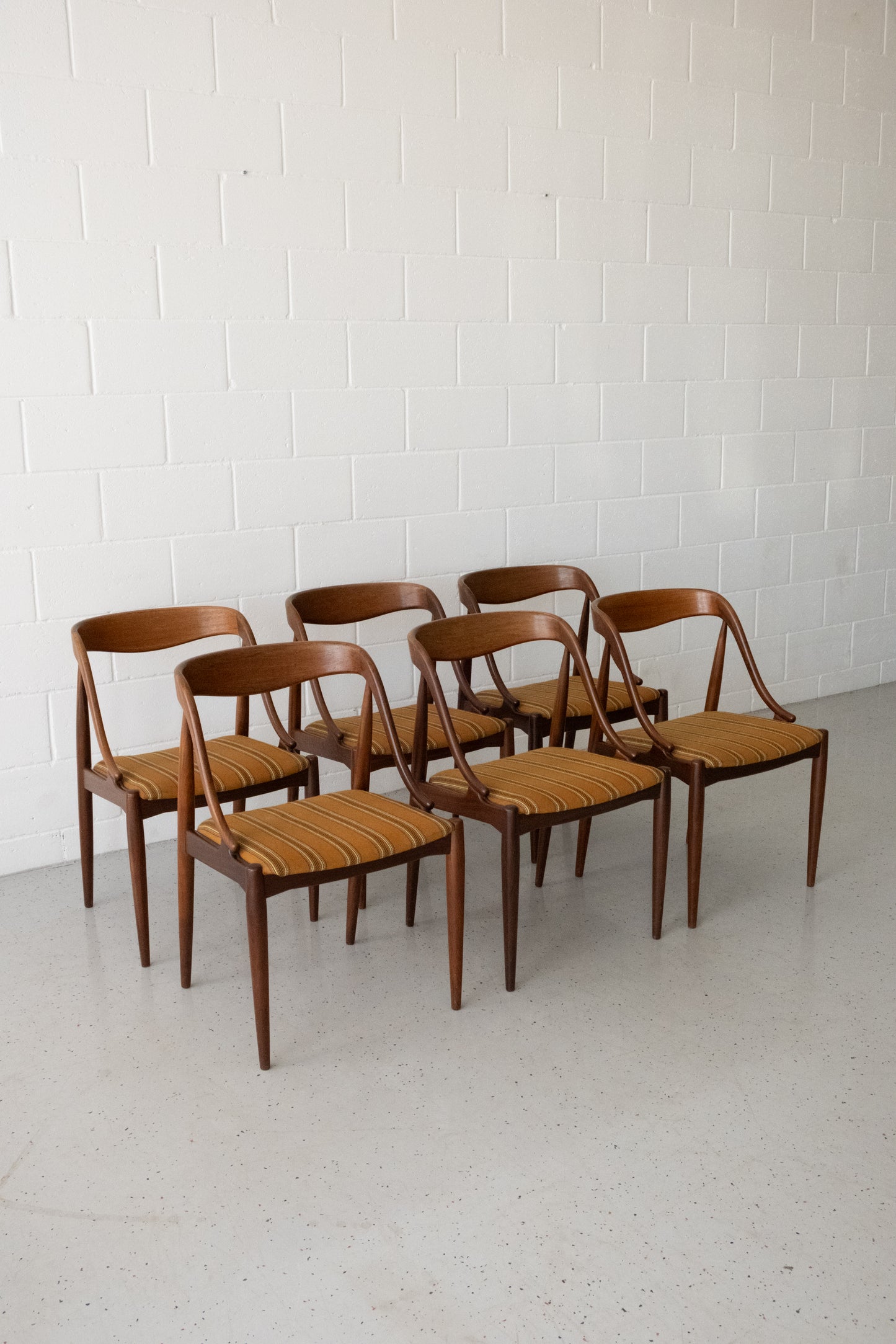 Johannes Andersen Model 16, set of 6 (re-upholstery included)