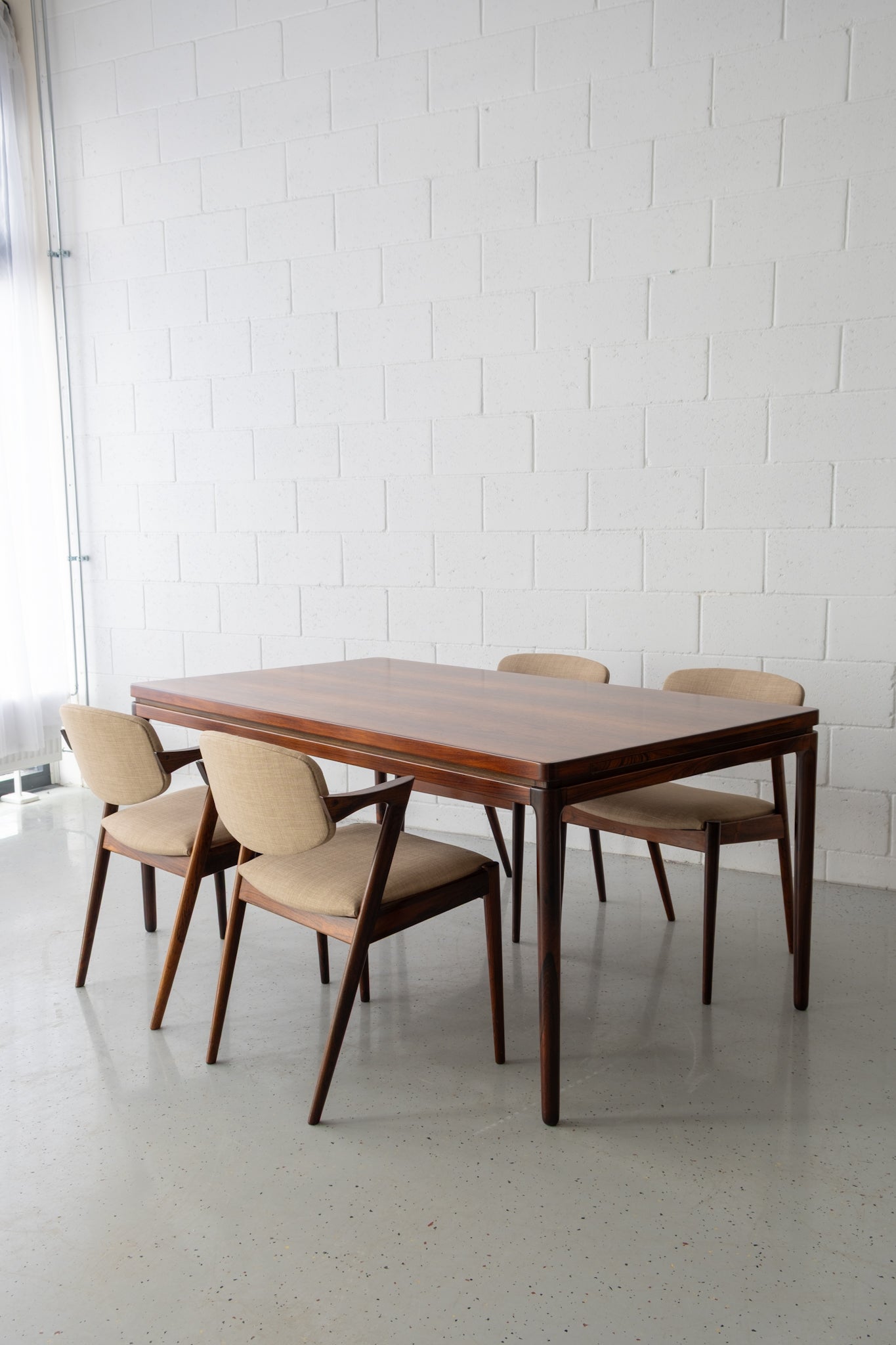 Johannes Andersen rosewood dining table for Christian Linneberg