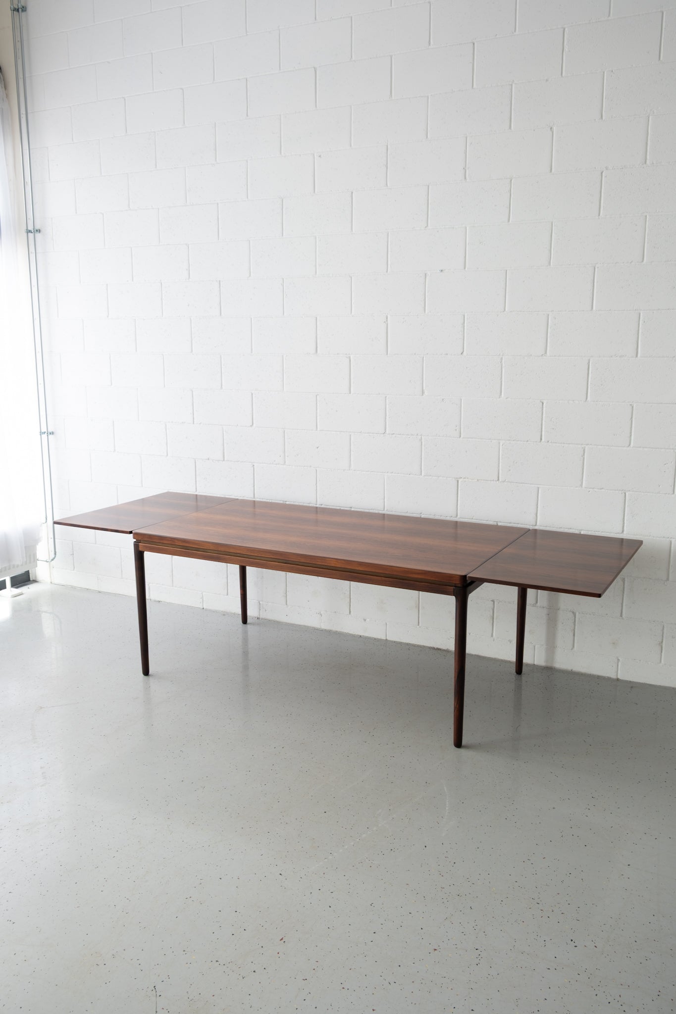 Johannes Andersen rosewood dining table for Christian Linneberg