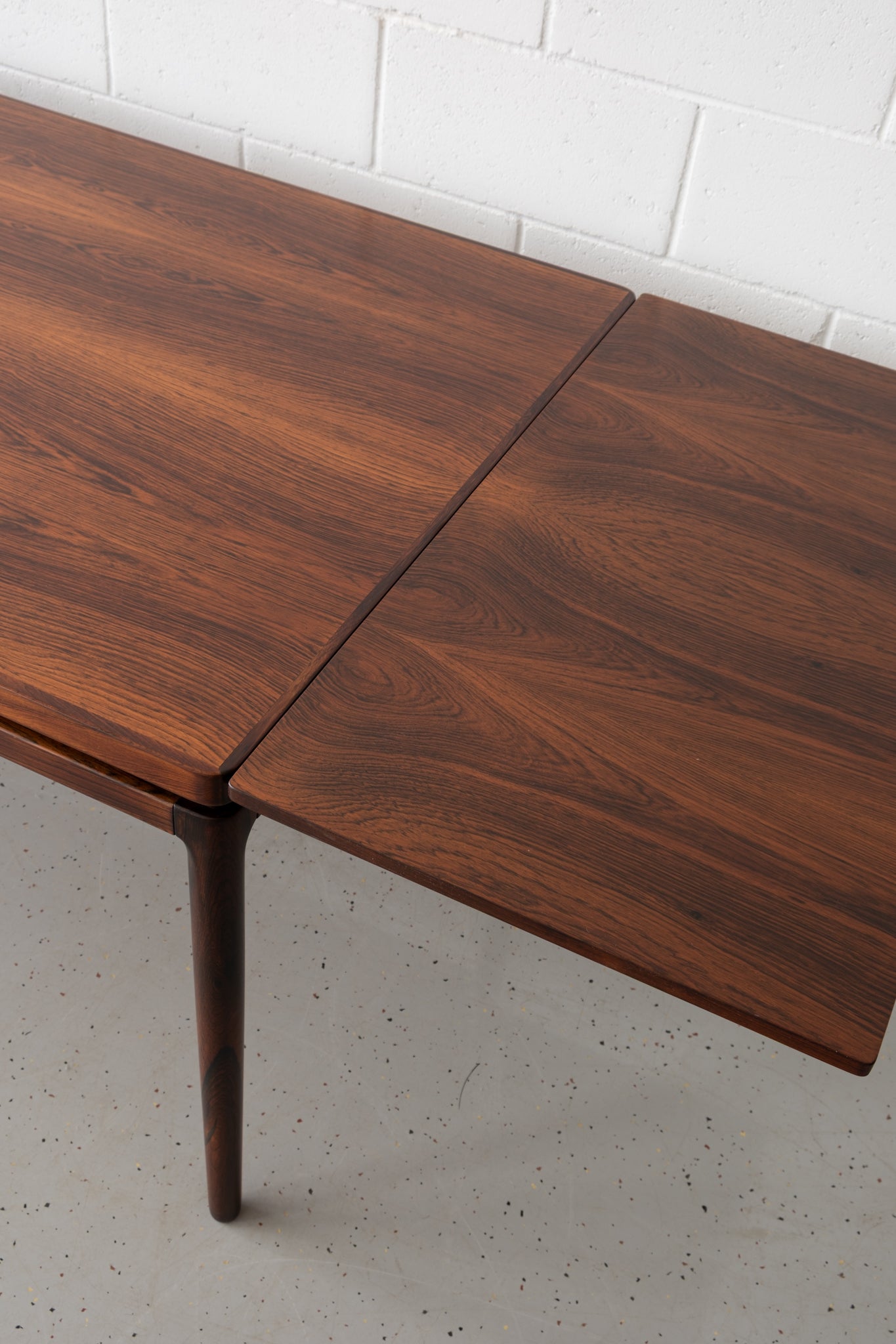 Johannes Andersen rosewood dining table for Christian Linneberg