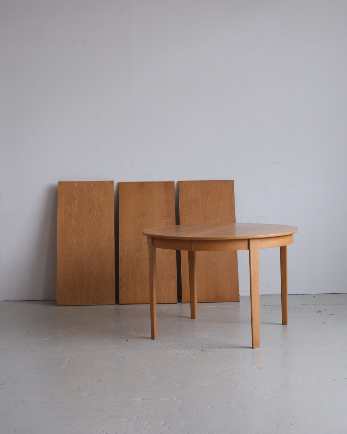 Extendable oak dining table by Omann Jun