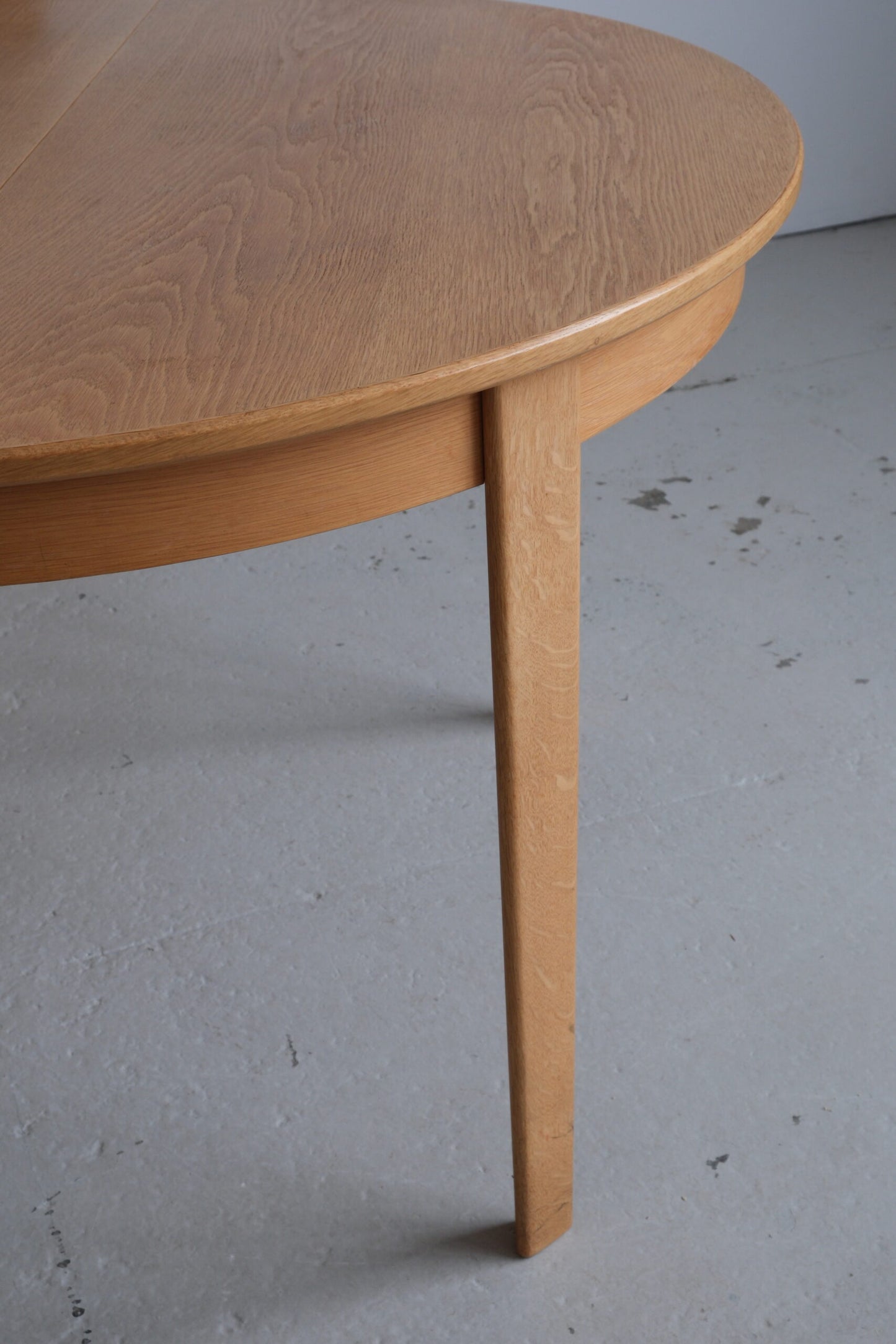Extendable oak dining table by Omann Jun