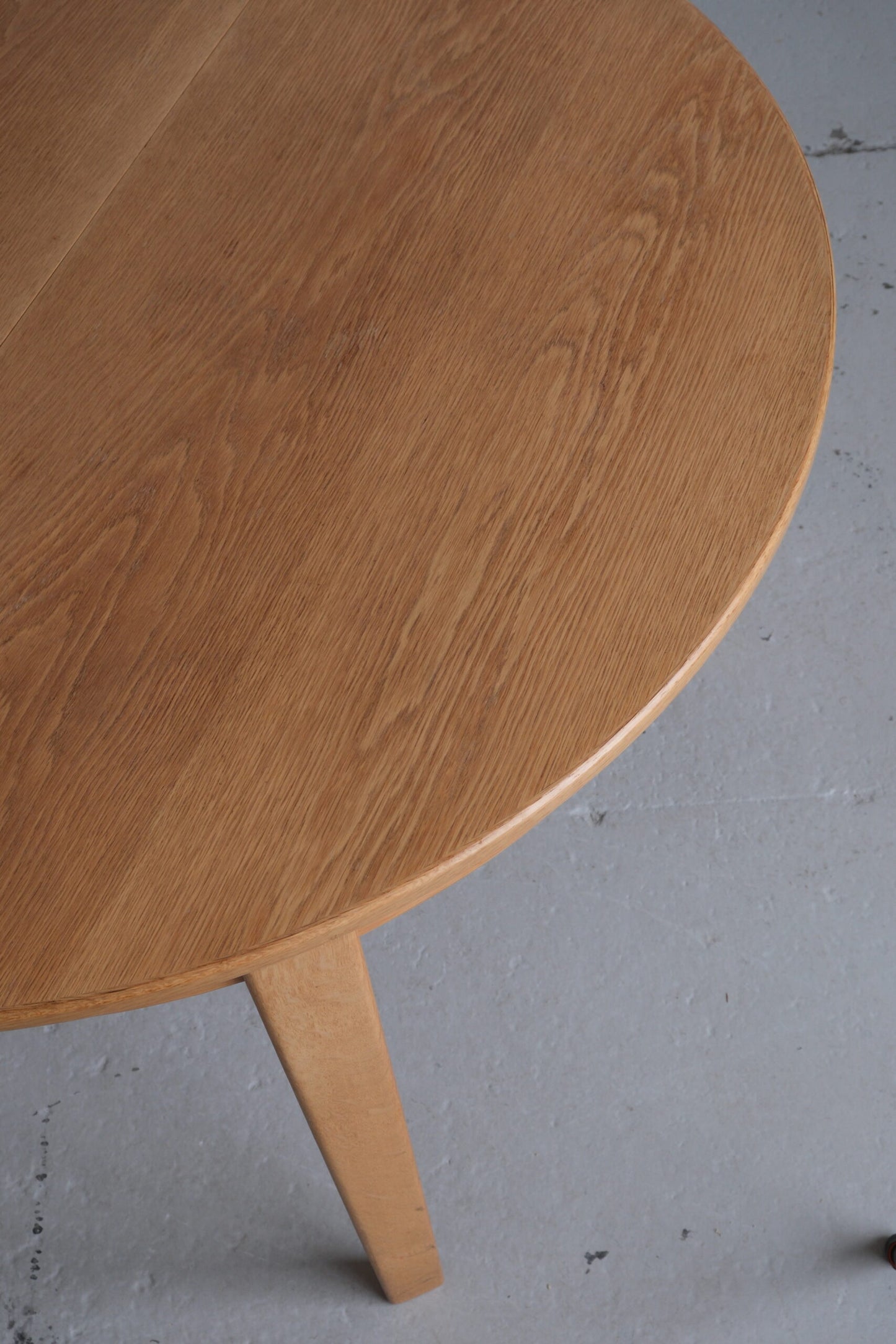 Extendable oak dining table by Omann Jun