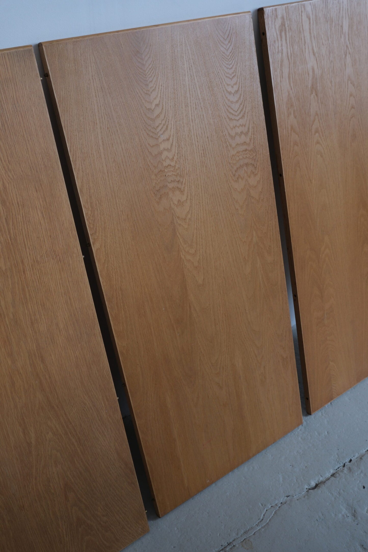 Extendable oak dining table by Omann Jun