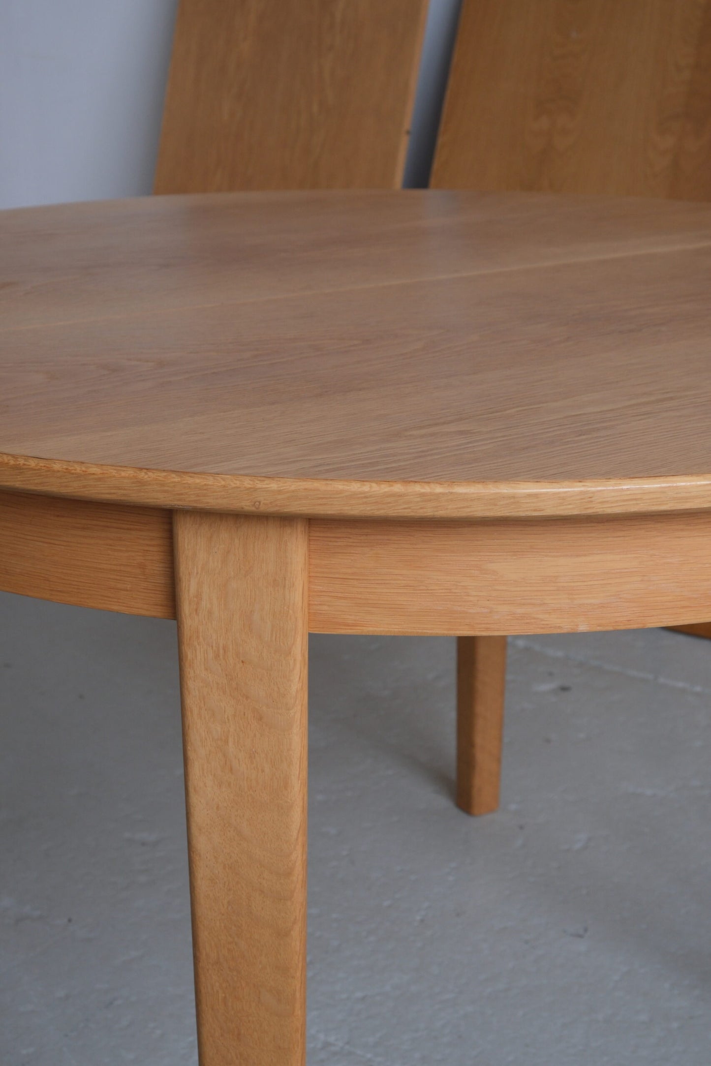 Extendable oak dining table by Omann Jun