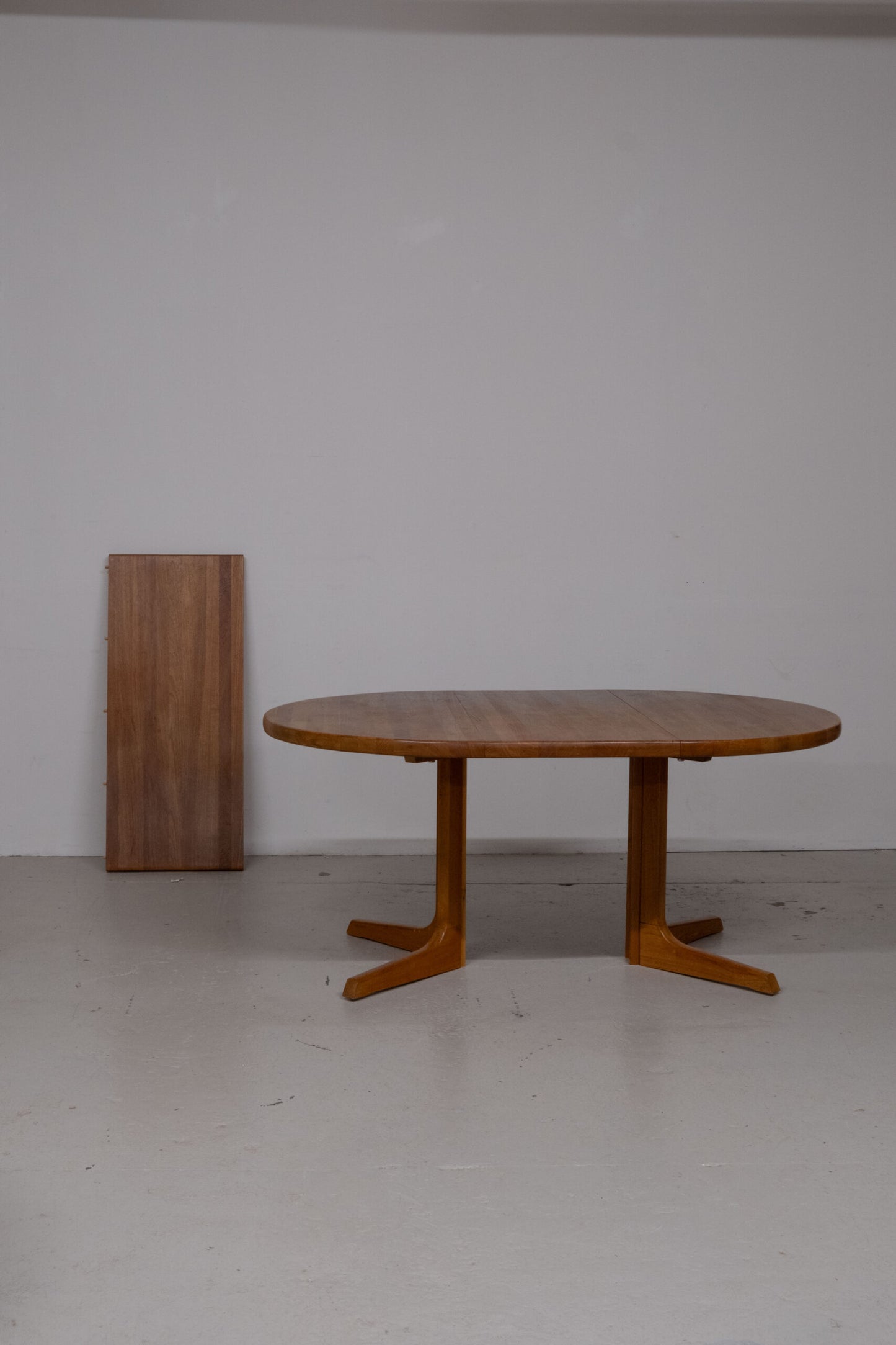 Solid teak table Gudme Mobelfabrik