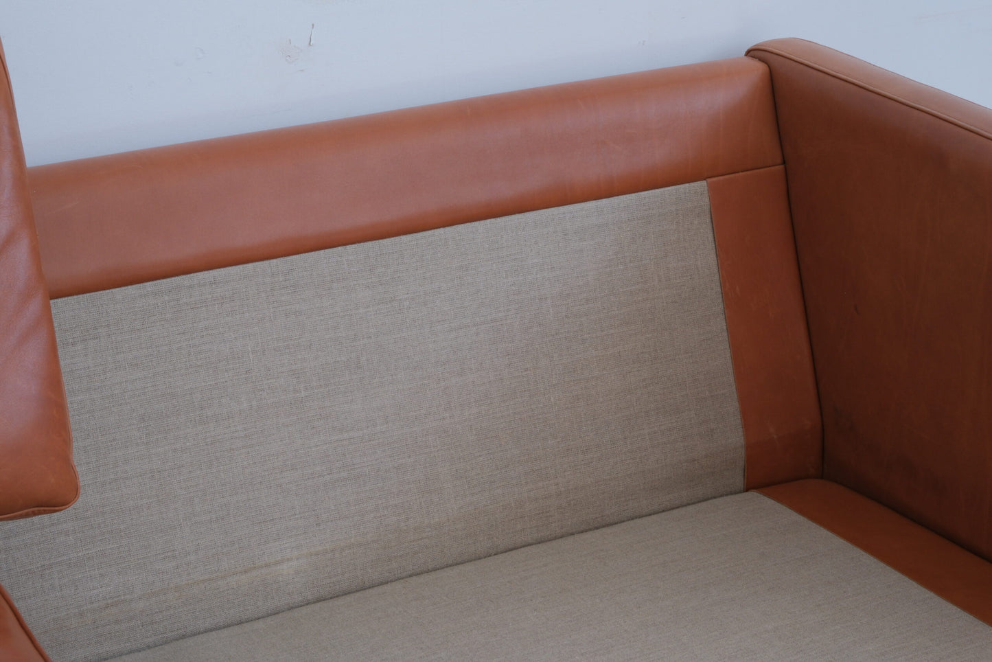 Mogens Hansen MH376 Sofa (New Price 4900€)