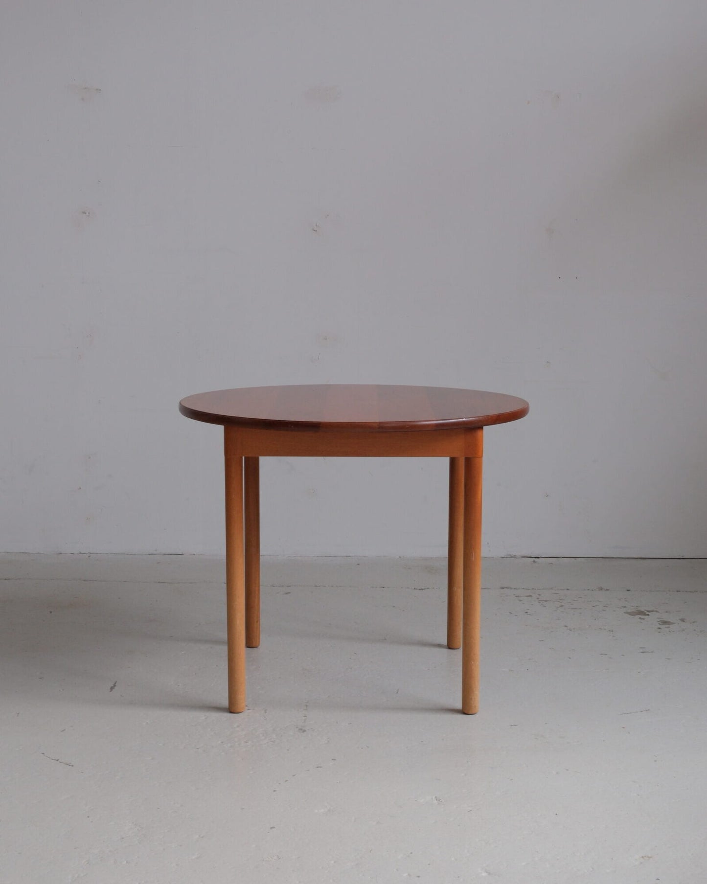 Danish mahagony round table