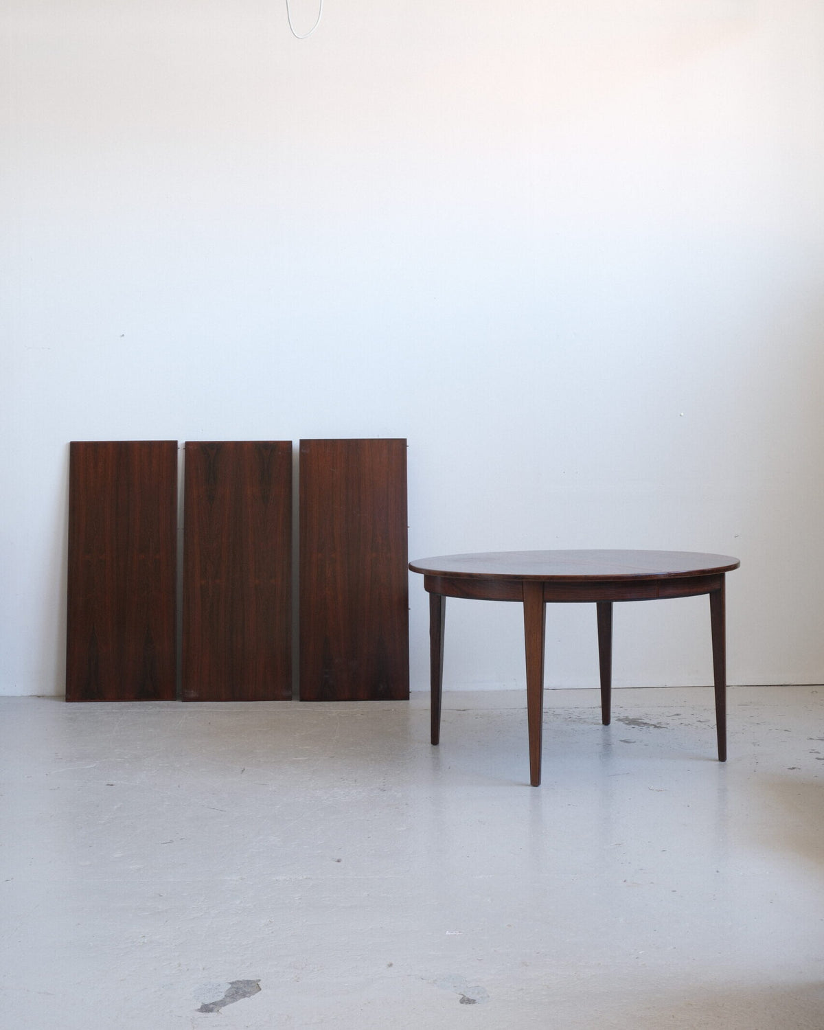 Omann Jun model 55 rosewood table
