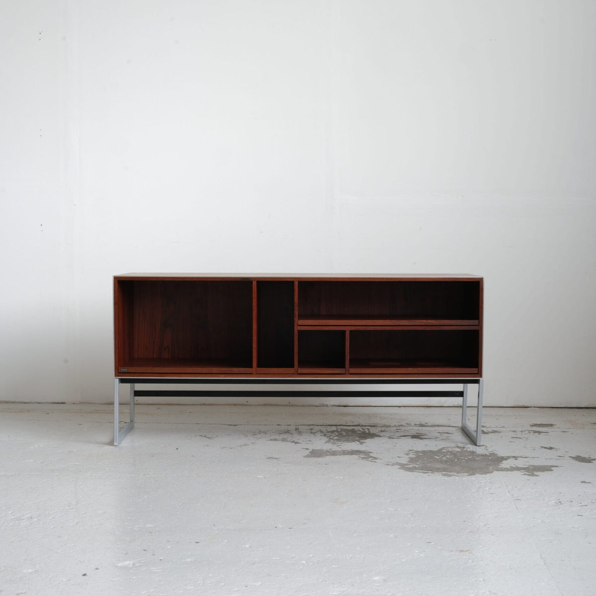 Bang & Olufsen: Rosewood stereo bench, large model, 1960s