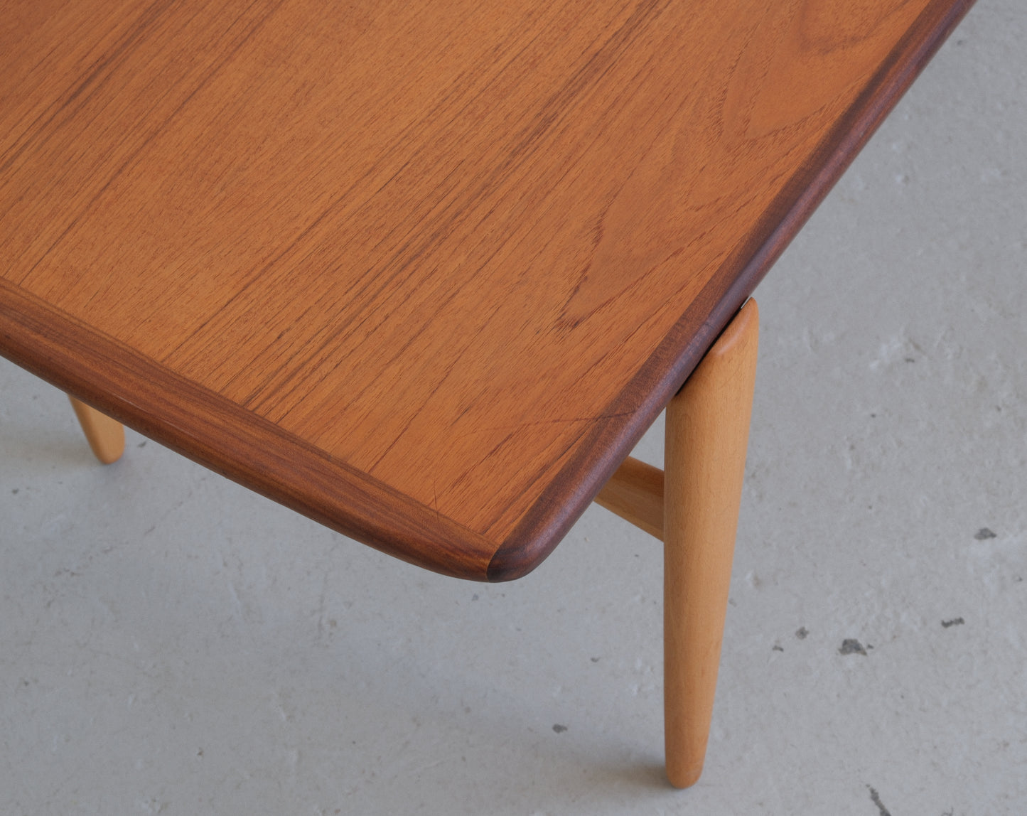 Coffee table vintage