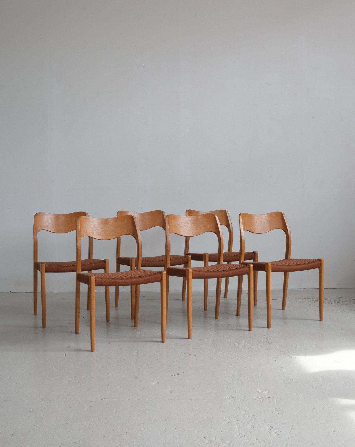 Niels Otto Møller model 71 Oak