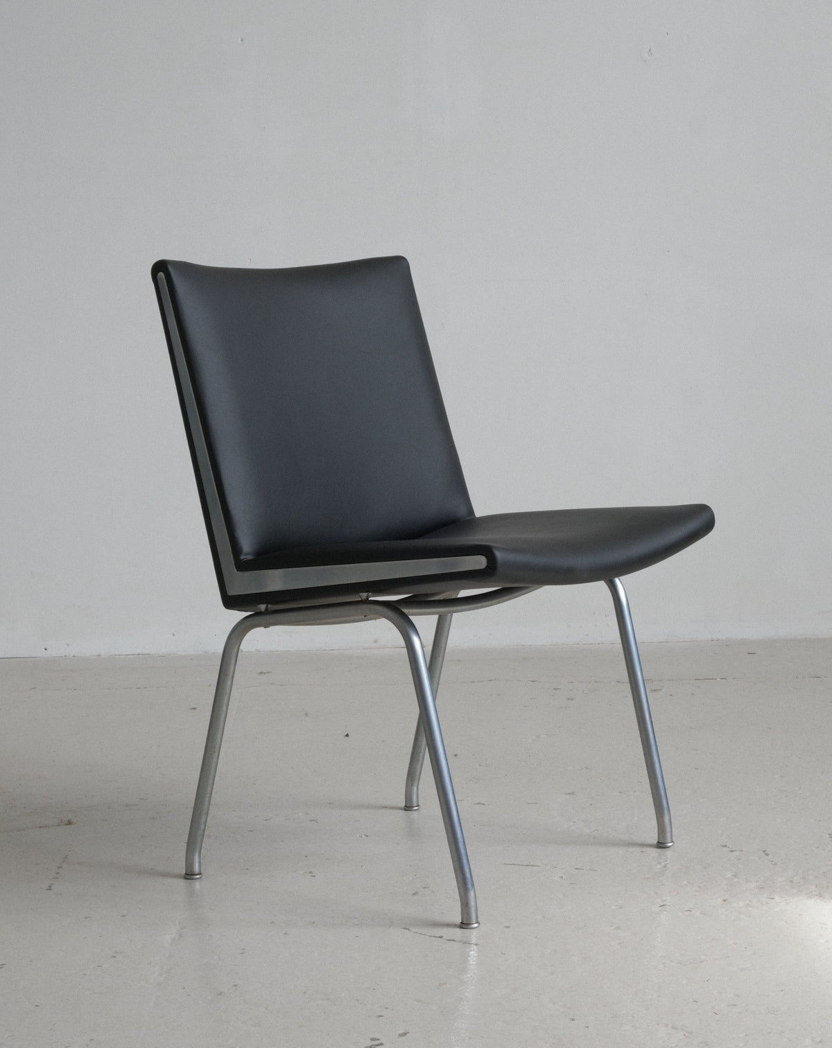 Hans J. Wegner airport chair, model AP-38
