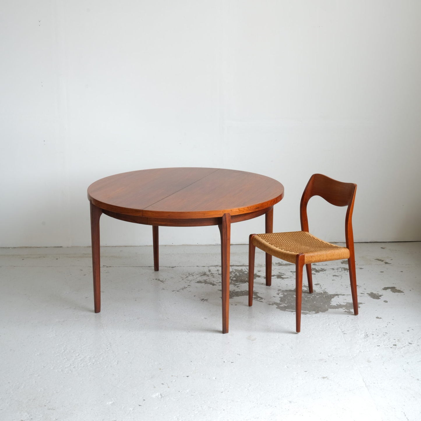 Henry Rosengren Hansen dining table 120-220cm