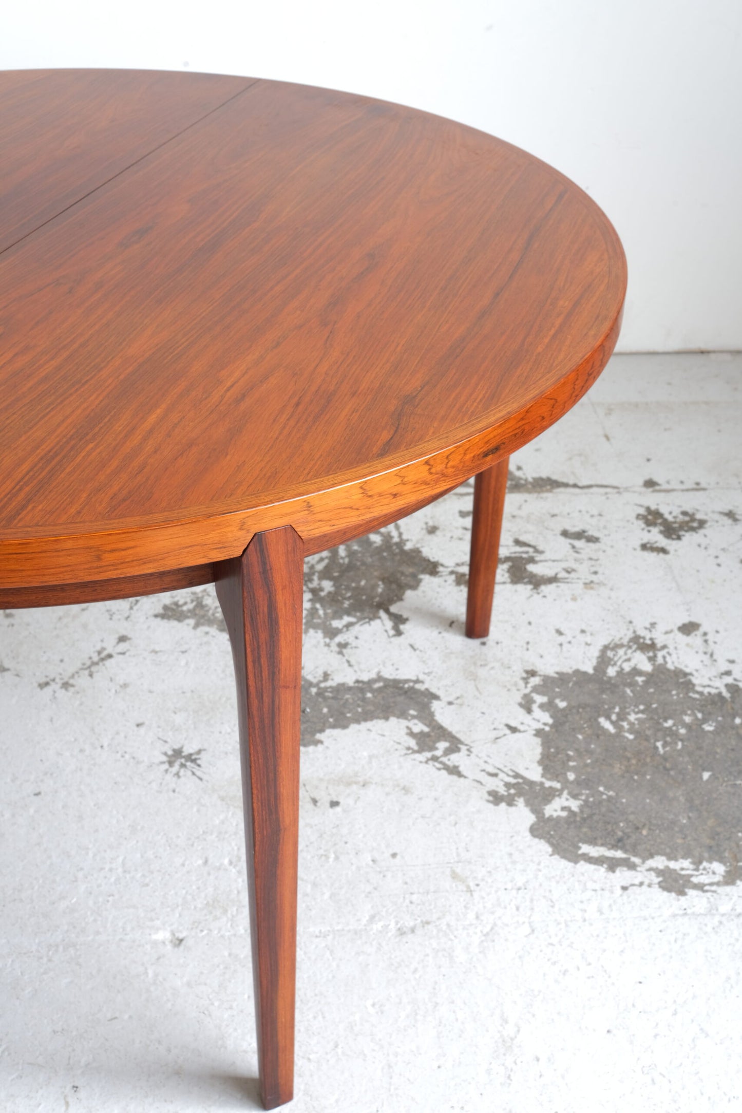 Henry Rosengren Hansen dining table 120-220cm