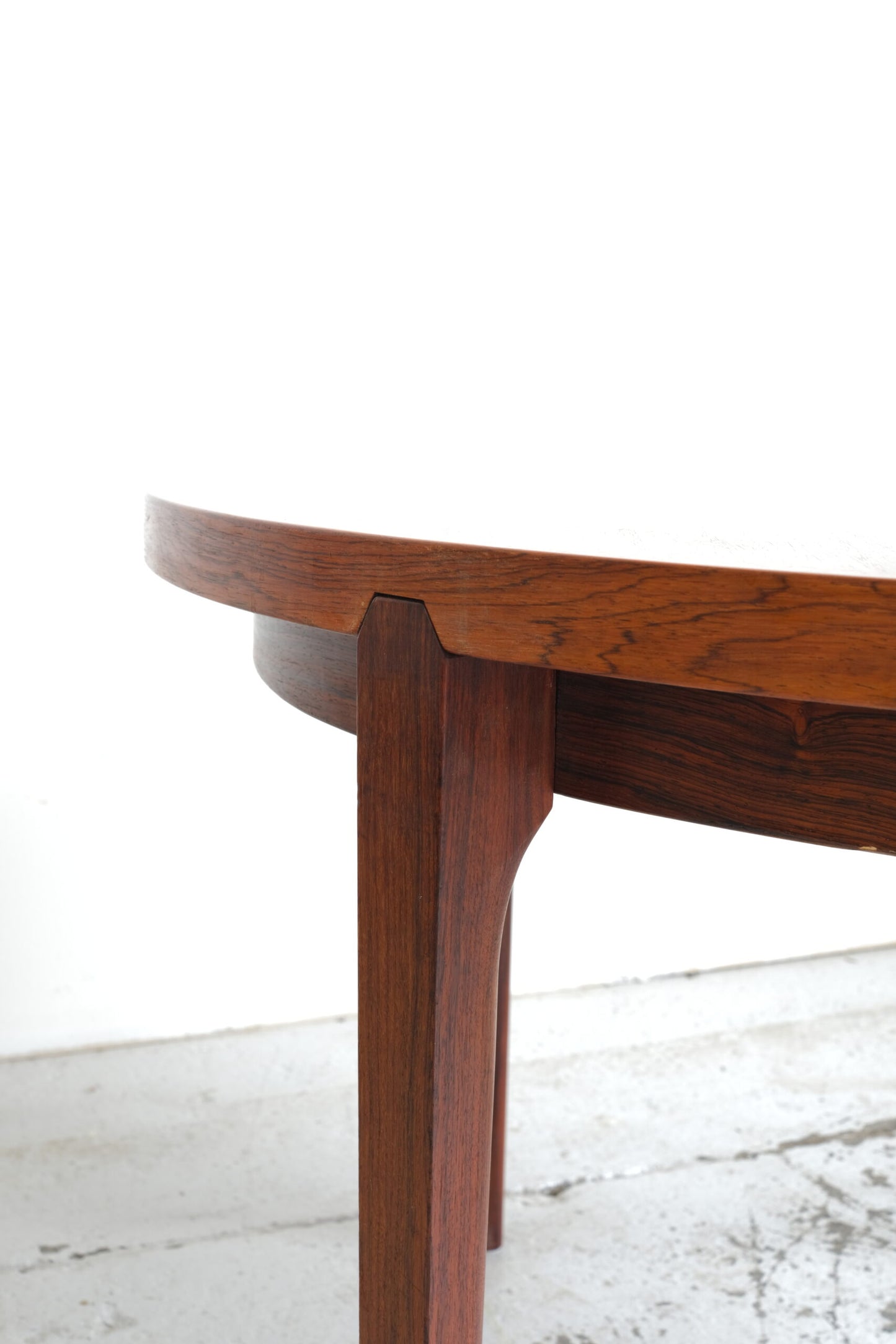 Henry Rosengren Hansen dining table 120-220cm