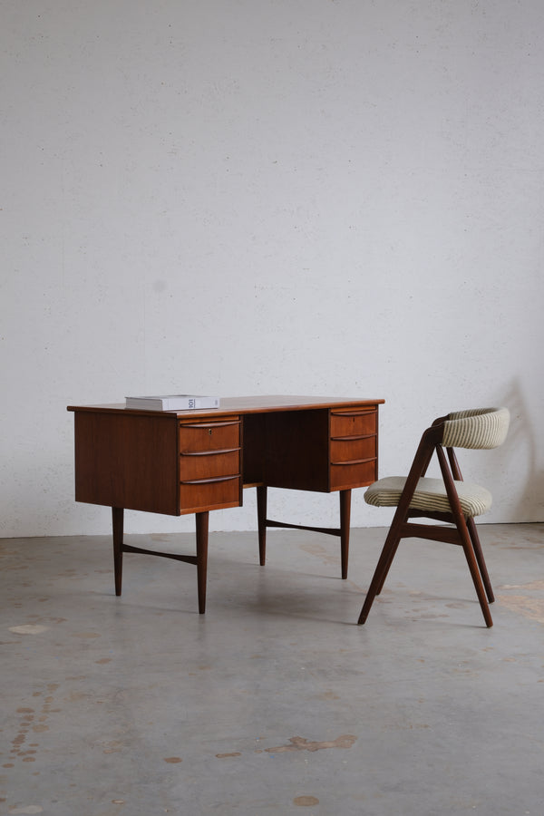 Danish desk