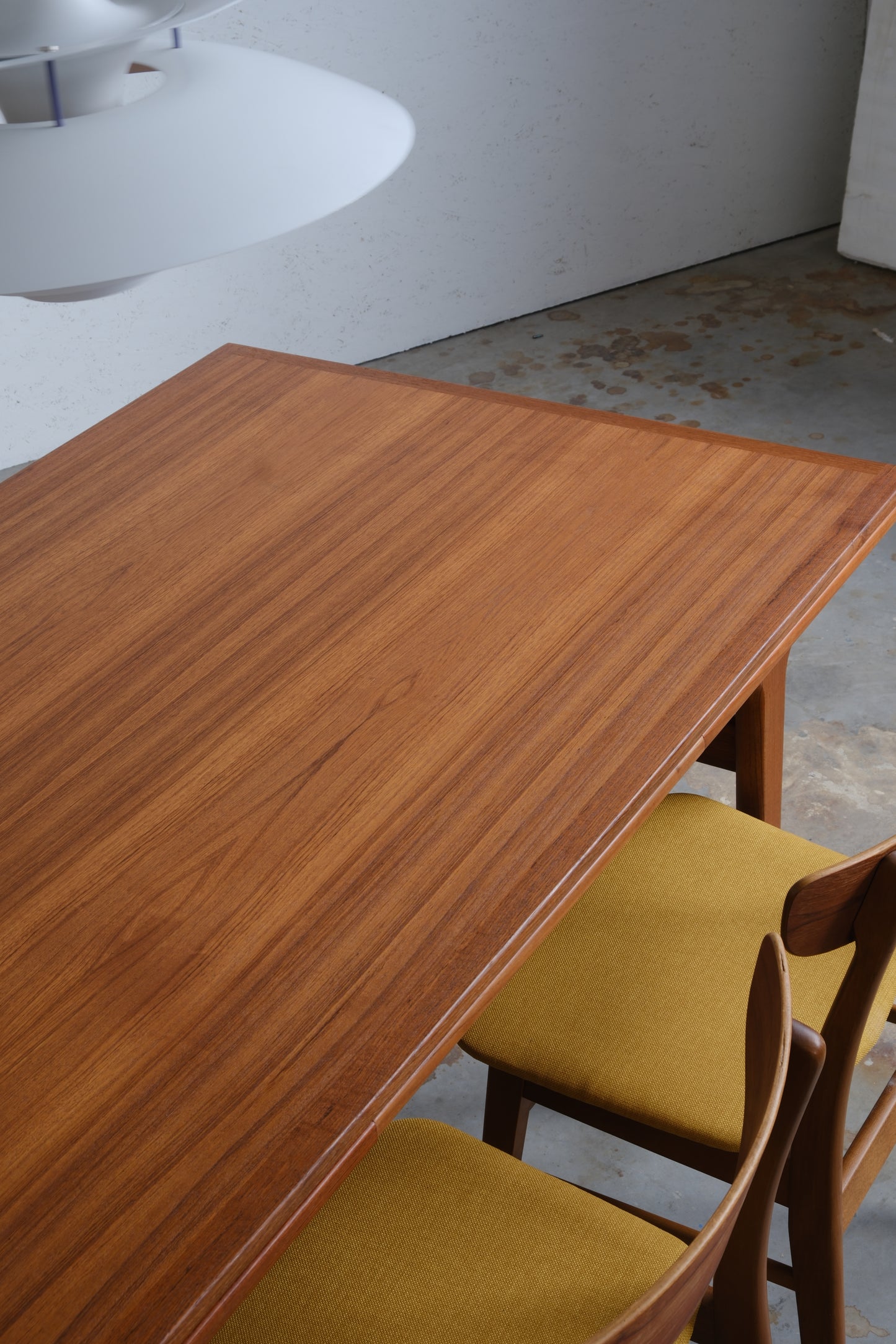 Danish dining table with dutch extensions