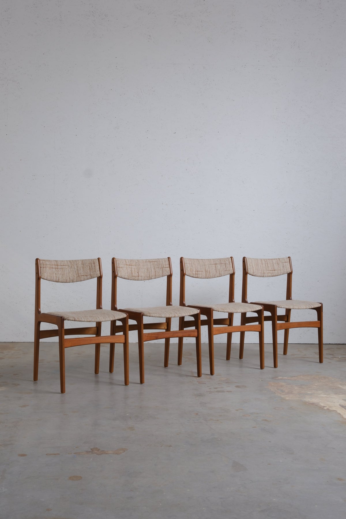 Anderstup chairs (set of 4)