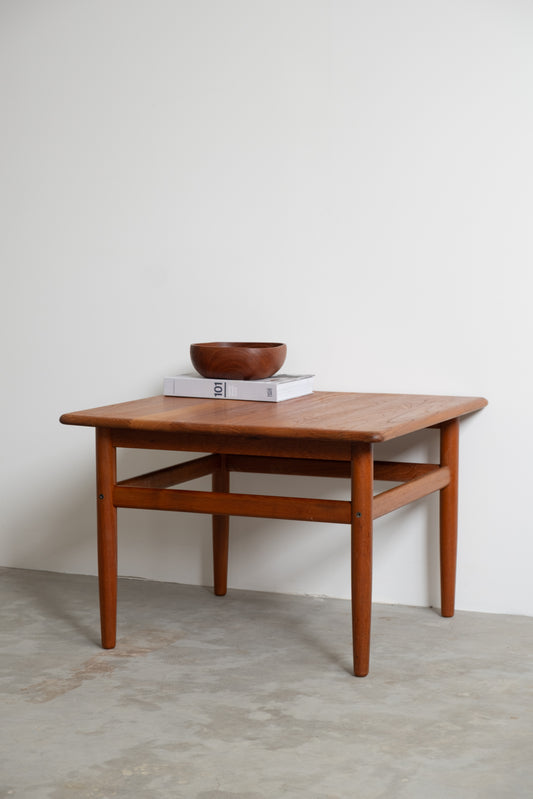 Teak coffee table, Niels Back for Randers