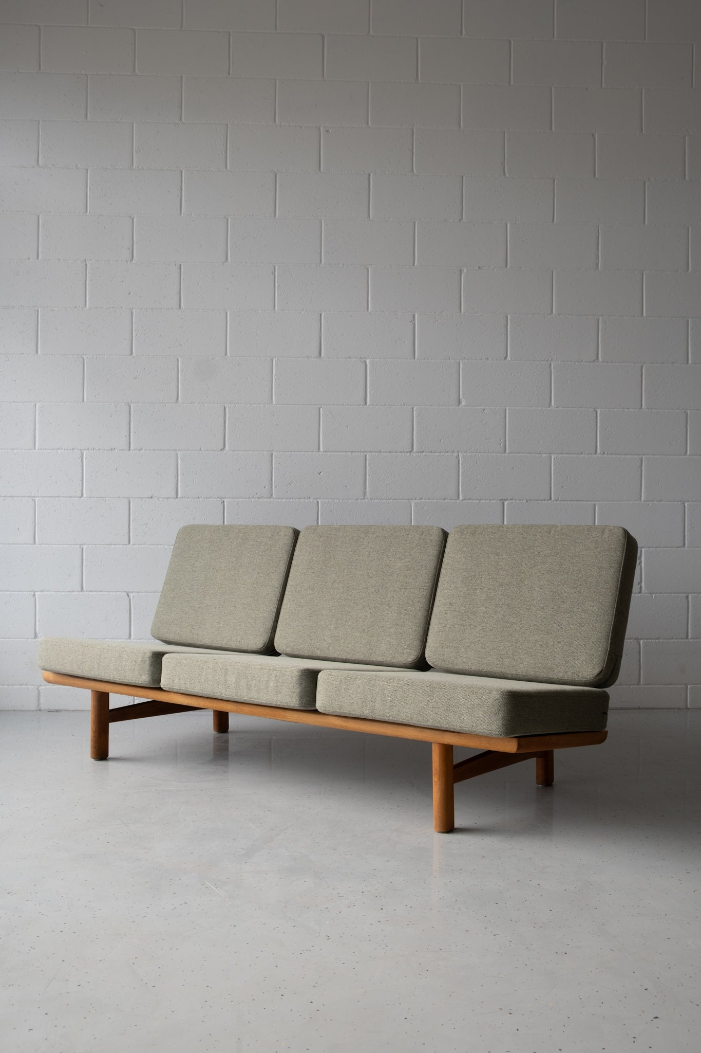 Hans Wegner GE-236 sofa for Getama