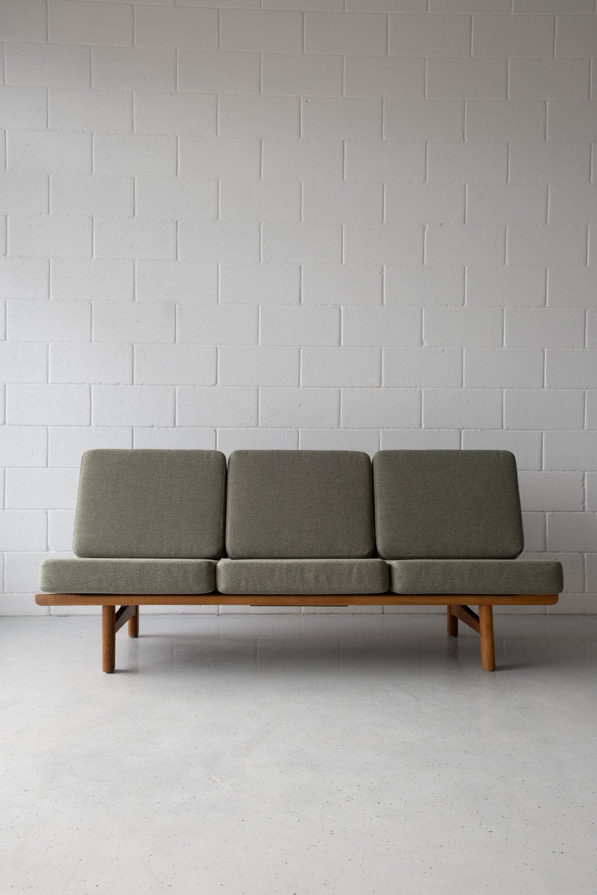 Hans Wegner GE-236 sofa for Getama