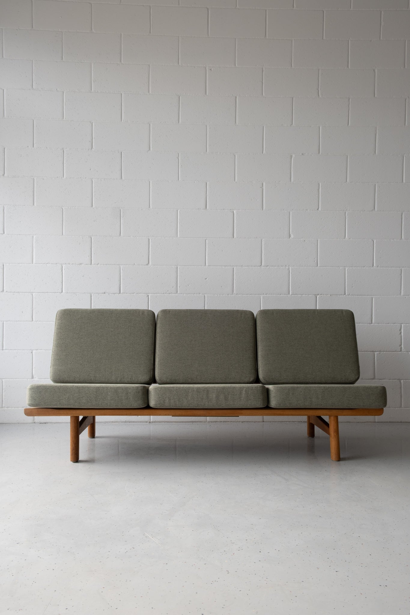 Hans Wegner GE-236 sofa for Getama