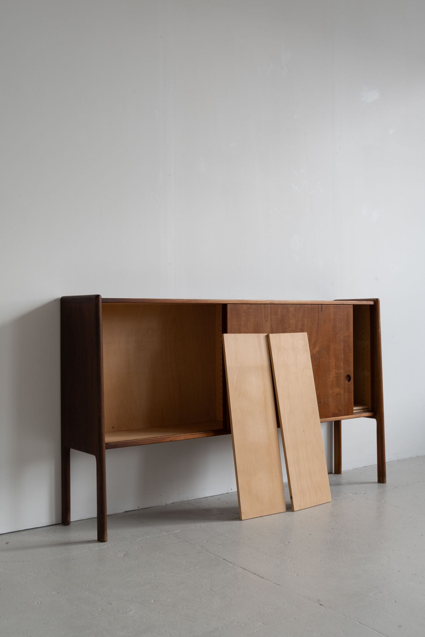 Hans Wegner Ry20 sideboard