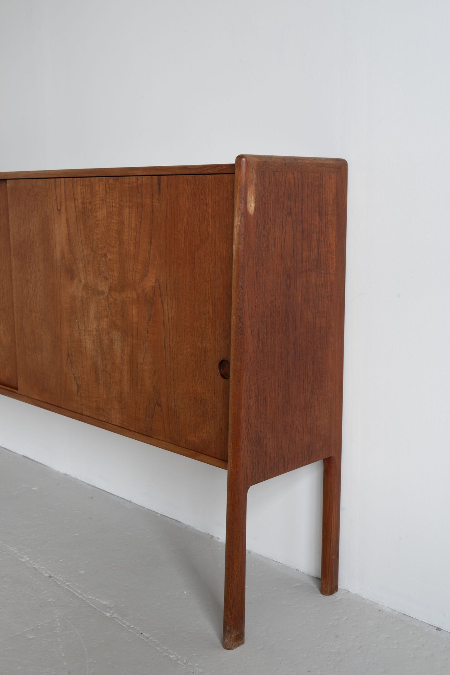 Hans Wegner Ry20 sideboard