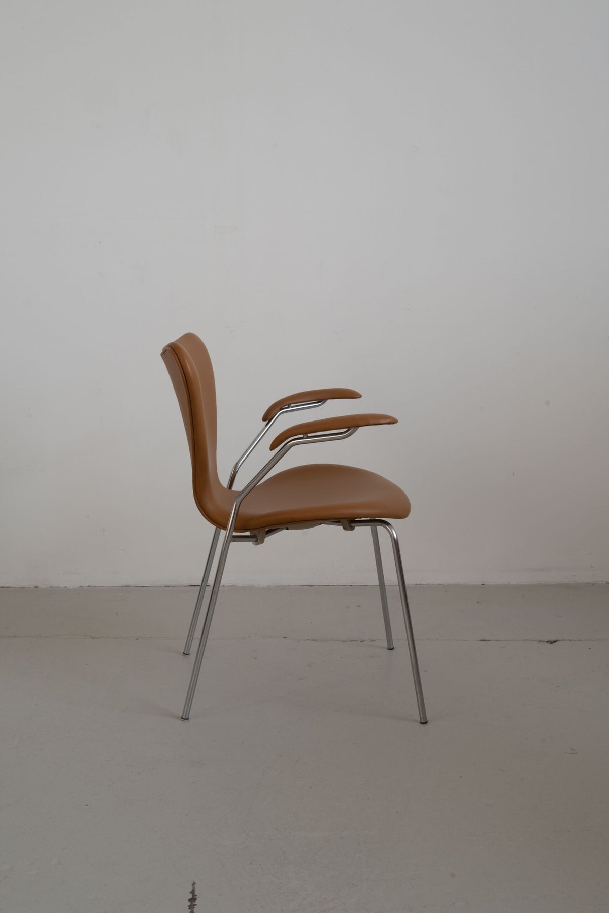 Arne Jacobsen 7 series, model 3207 (1955)