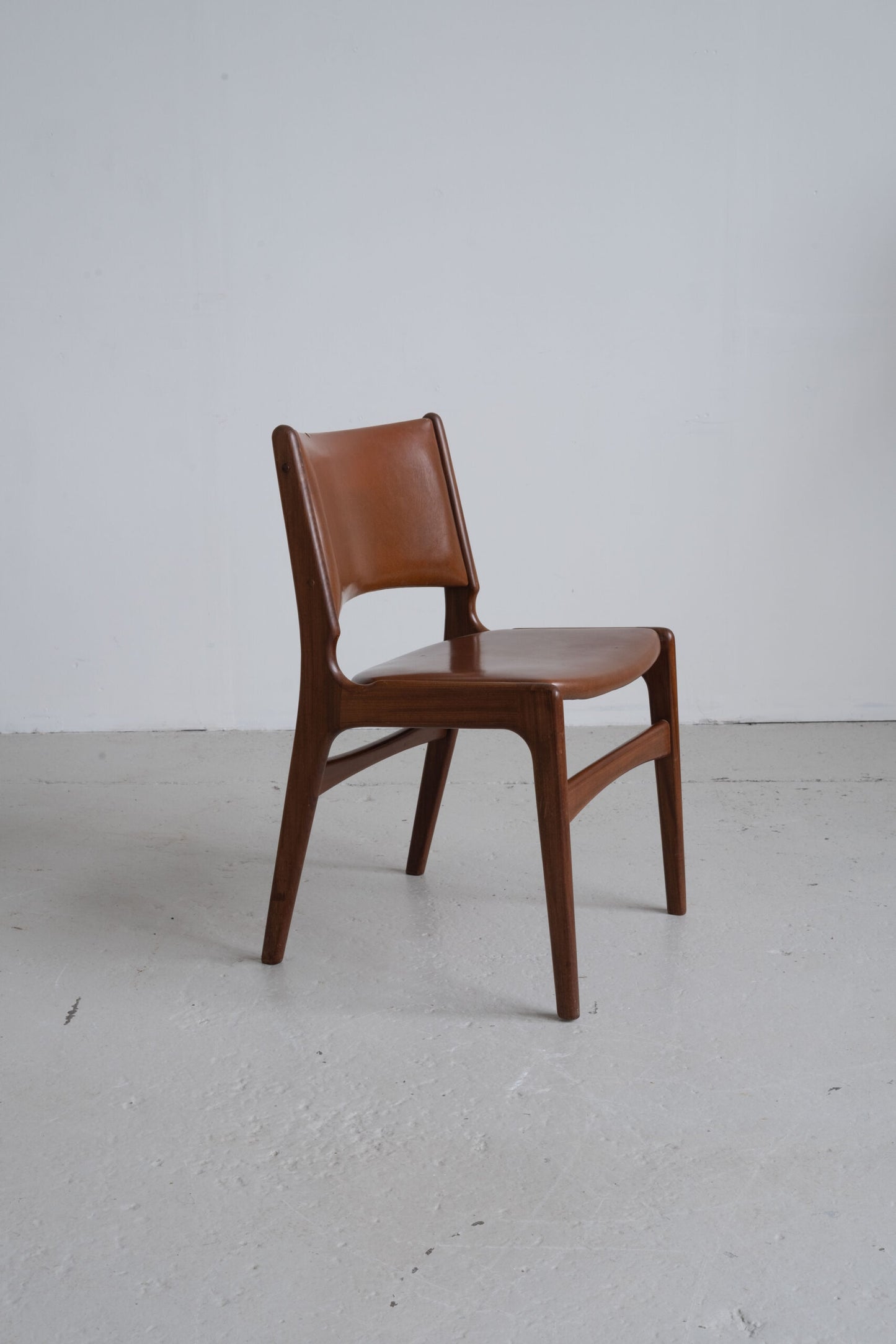 *RESERVED* Anderstup chairs (5pc)