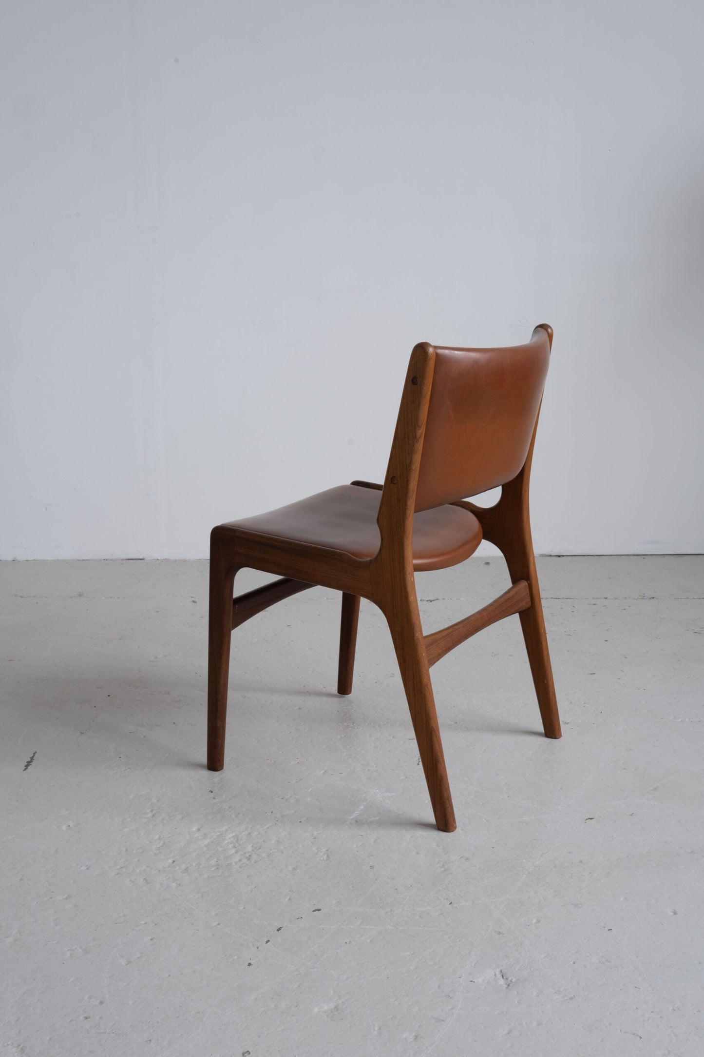 *RESERVED* Anderstup chairs (5pc)