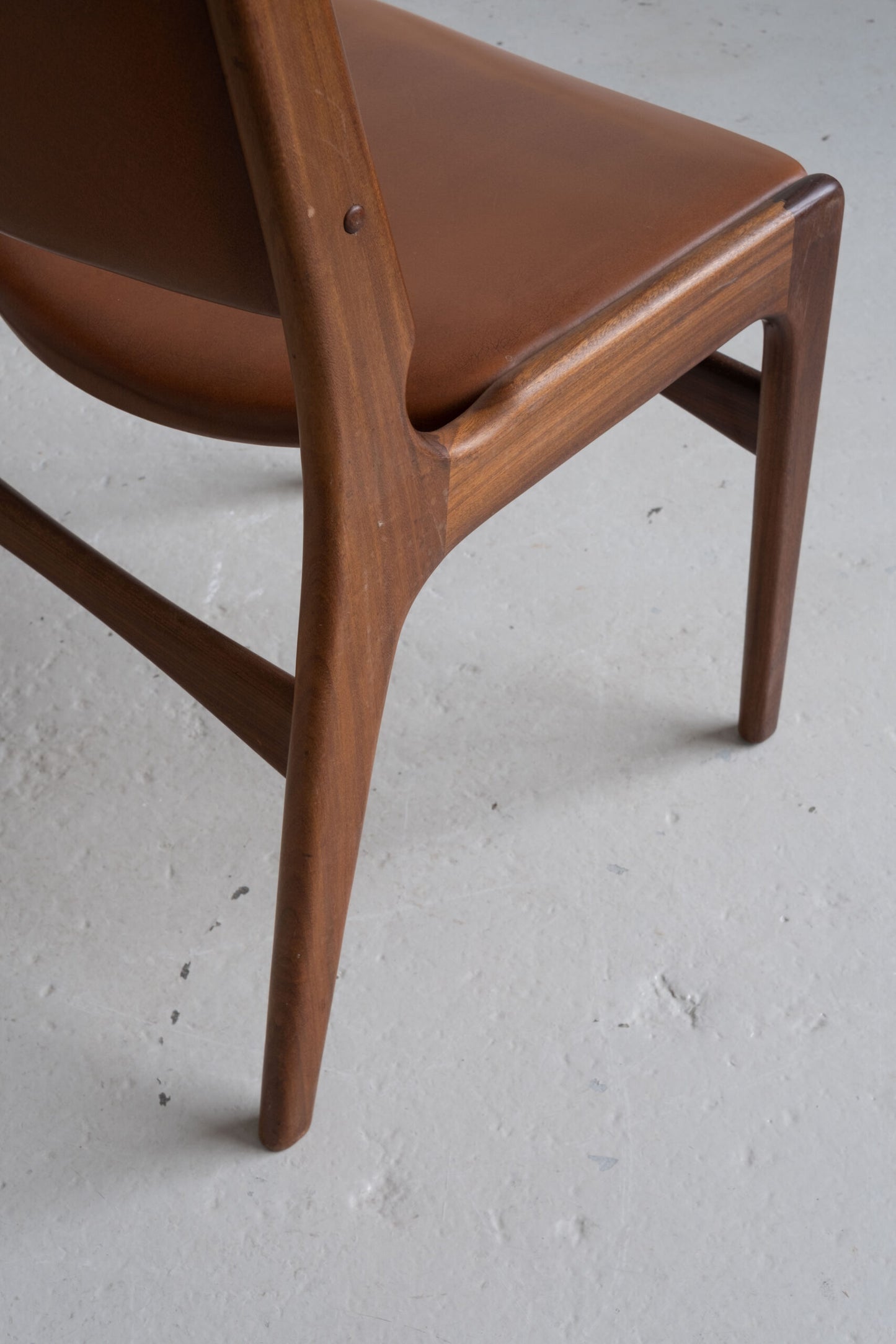 *RESERVED* Anderstup chairs (5pc)